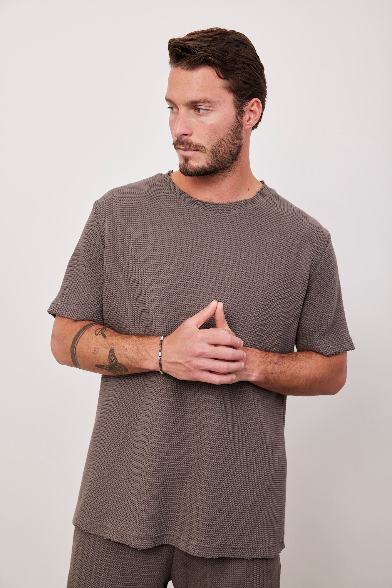 טישרט וופל בסיומת גזורה