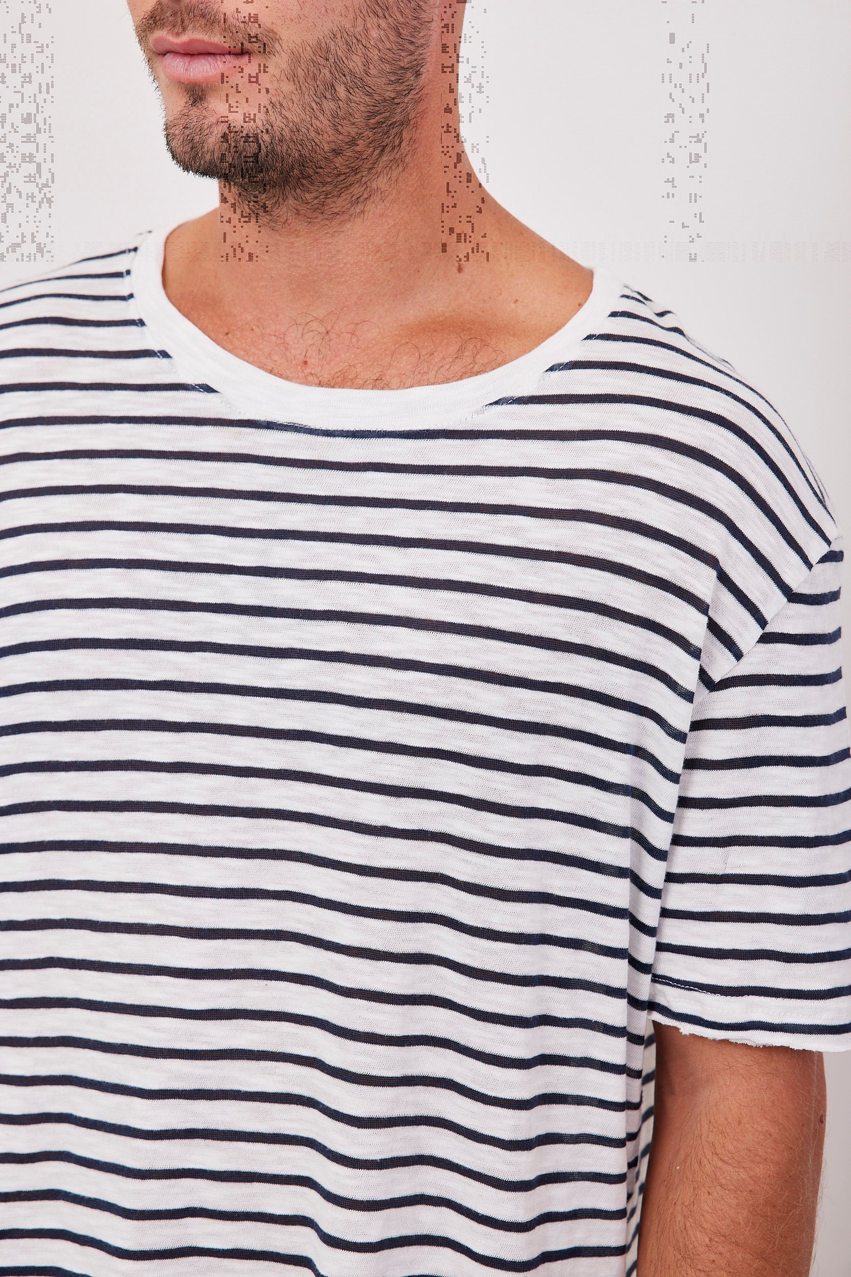 חולצת פסים קצרה במראה פשתן - ITAY BRANDS