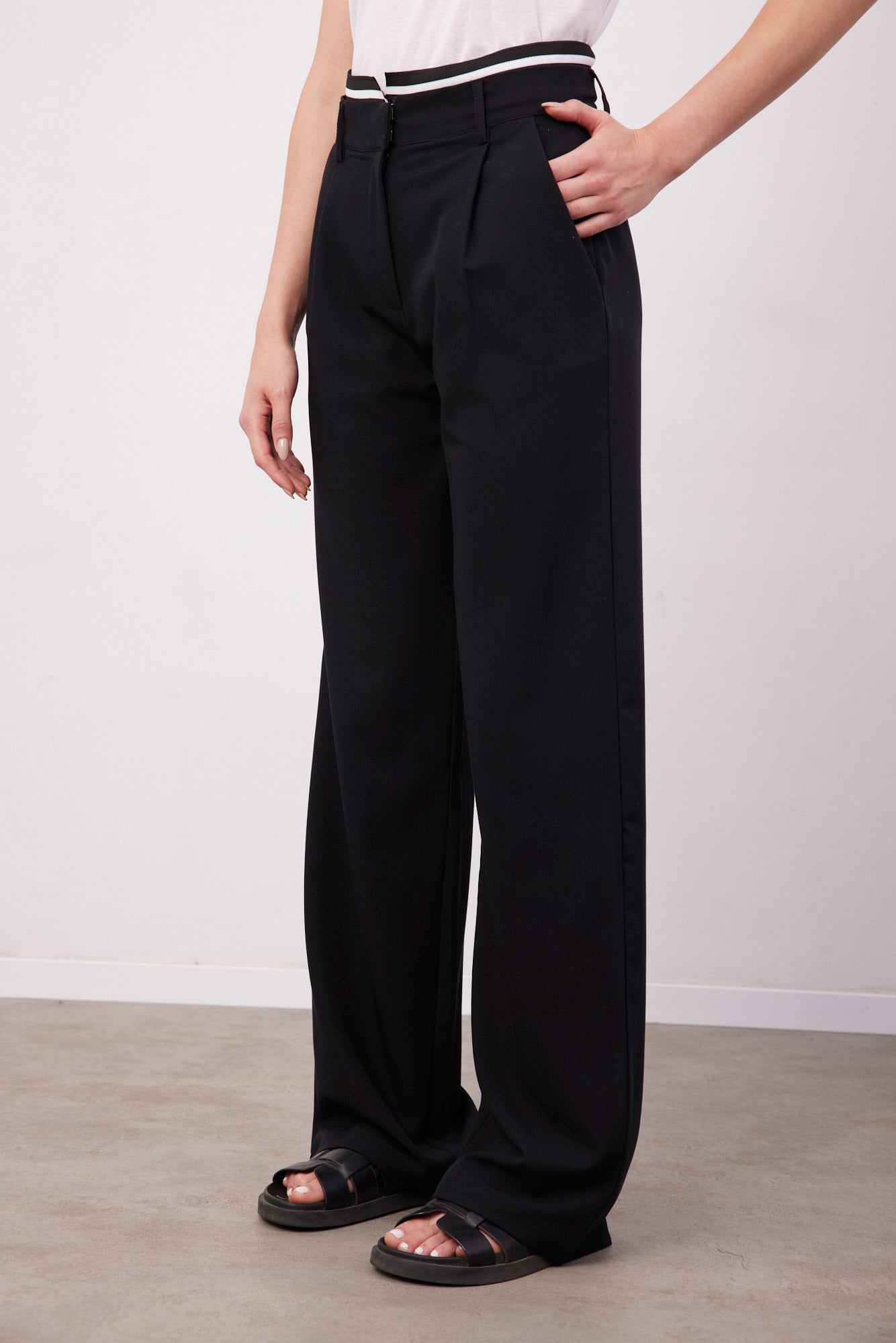 מכנסיים מחייטים עם גומי מובלט - ITAY BRANDS