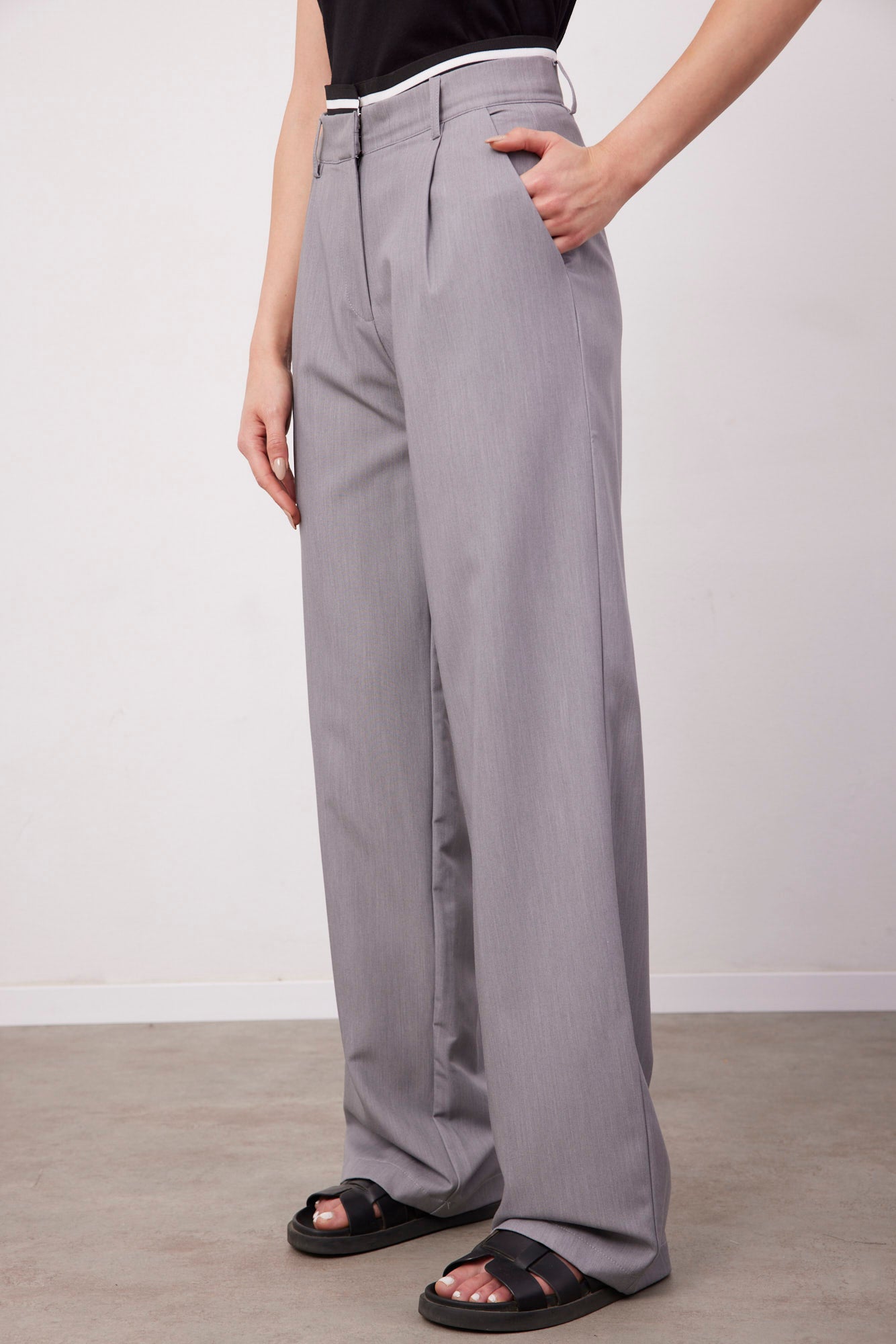 מכנסיים מחייטים עם גומי מובלט - ITAY BRANDS