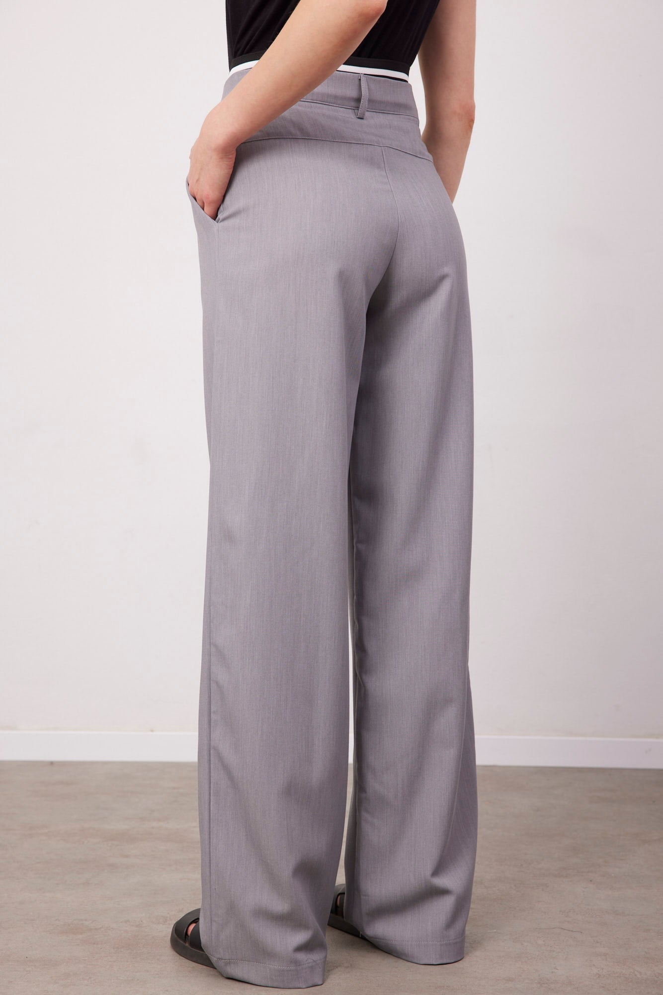 מכנסיים מחייטים עם גומי מובלט - ITAY BRANDS