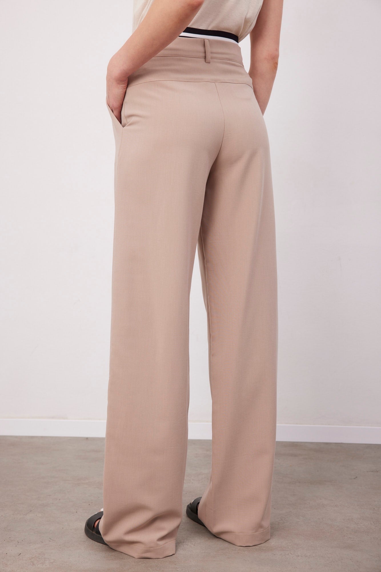 מכנסיים מחייטים עם גומי מובלט - ITAY BRANDS