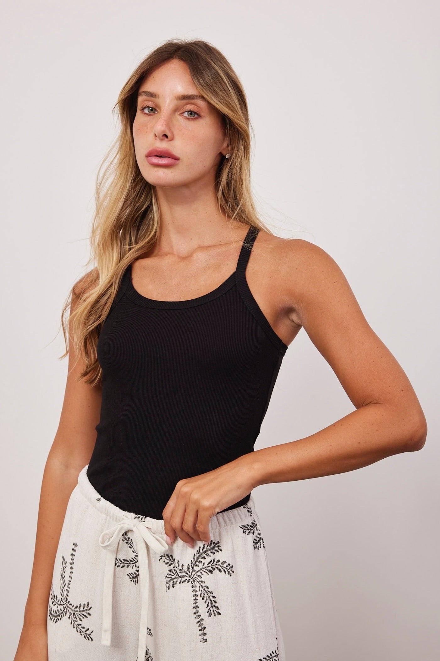 גופיית ריב כתפיות דקות - ITAY BRANDS