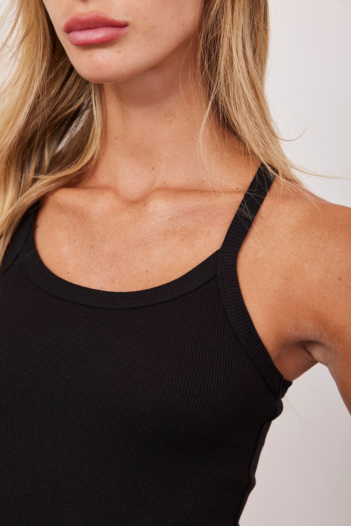 גופיית ריב כתפיות דקות - ITAY BRANDS