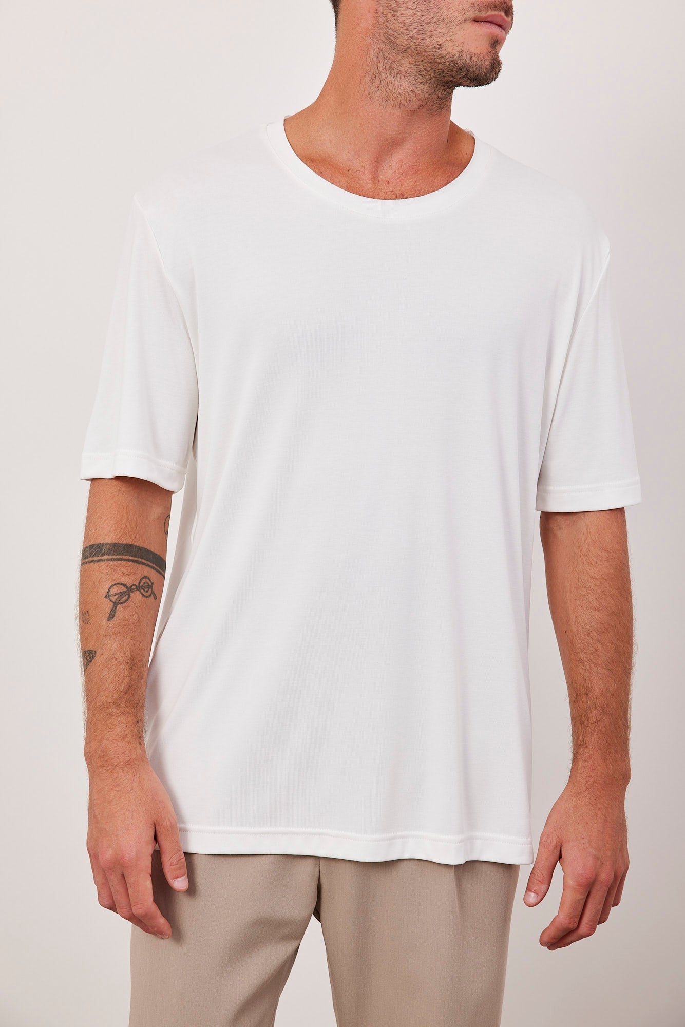 חולצה קצרה מבד מודל - ITAY BRANDS