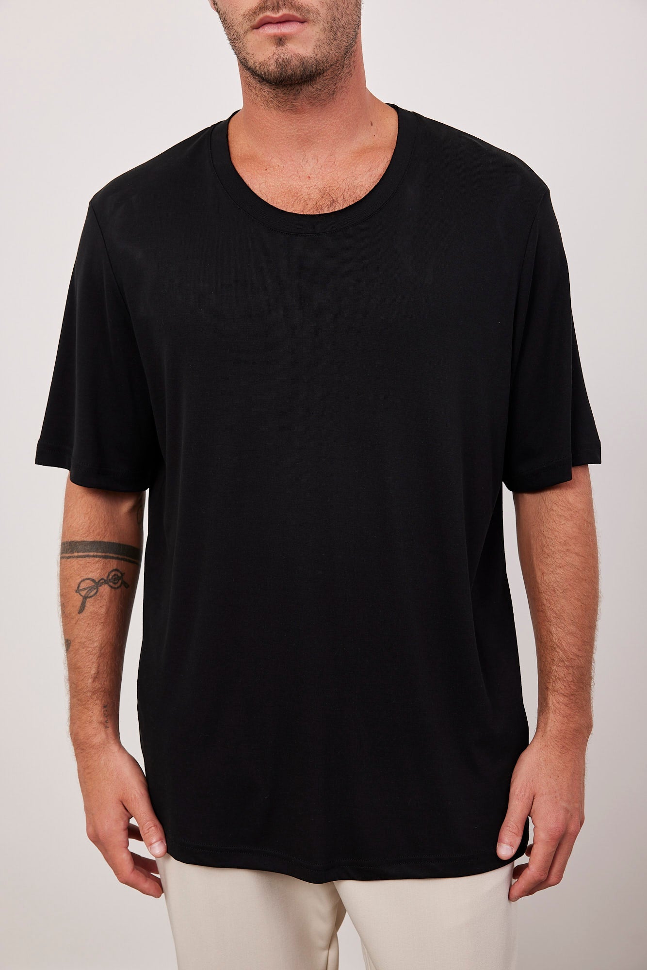 חולצה קצרה מבד מודל - ITAY BRANDS