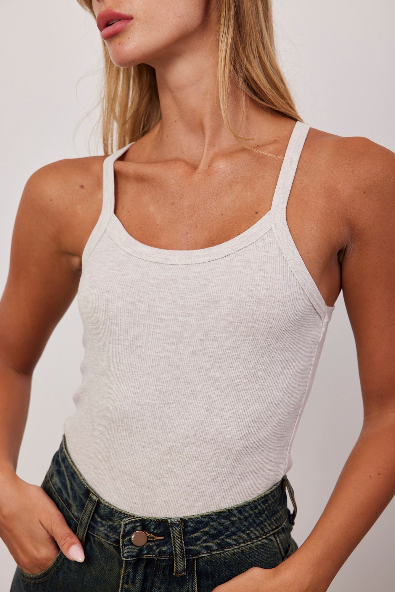 גופיית ריב כתפיות דקות - ITAY BRANDS