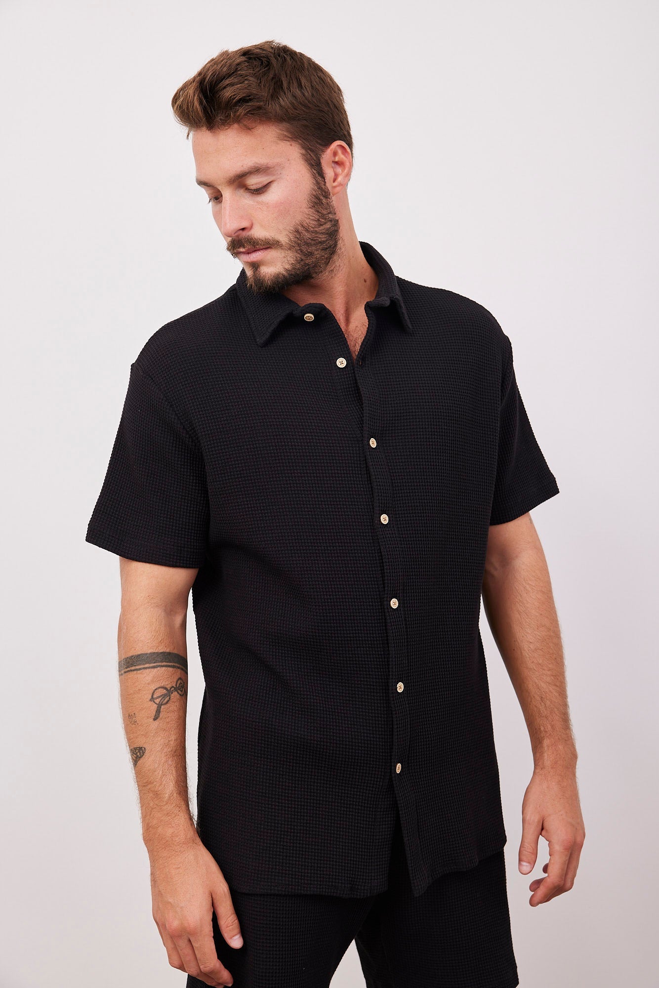 חליפת וופל קצרה מכופתרת - ITAY BRANDS