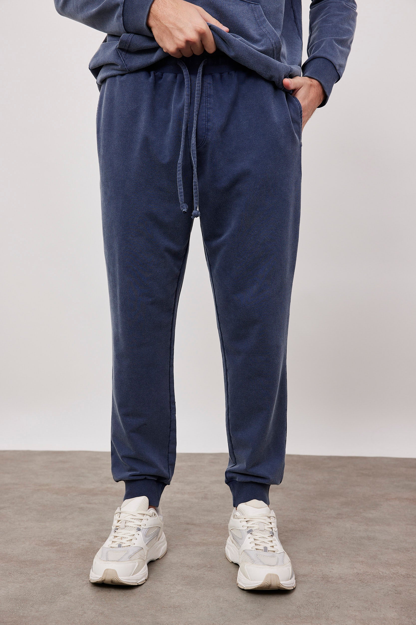 מכנסי פוטר עם סיומת גומי