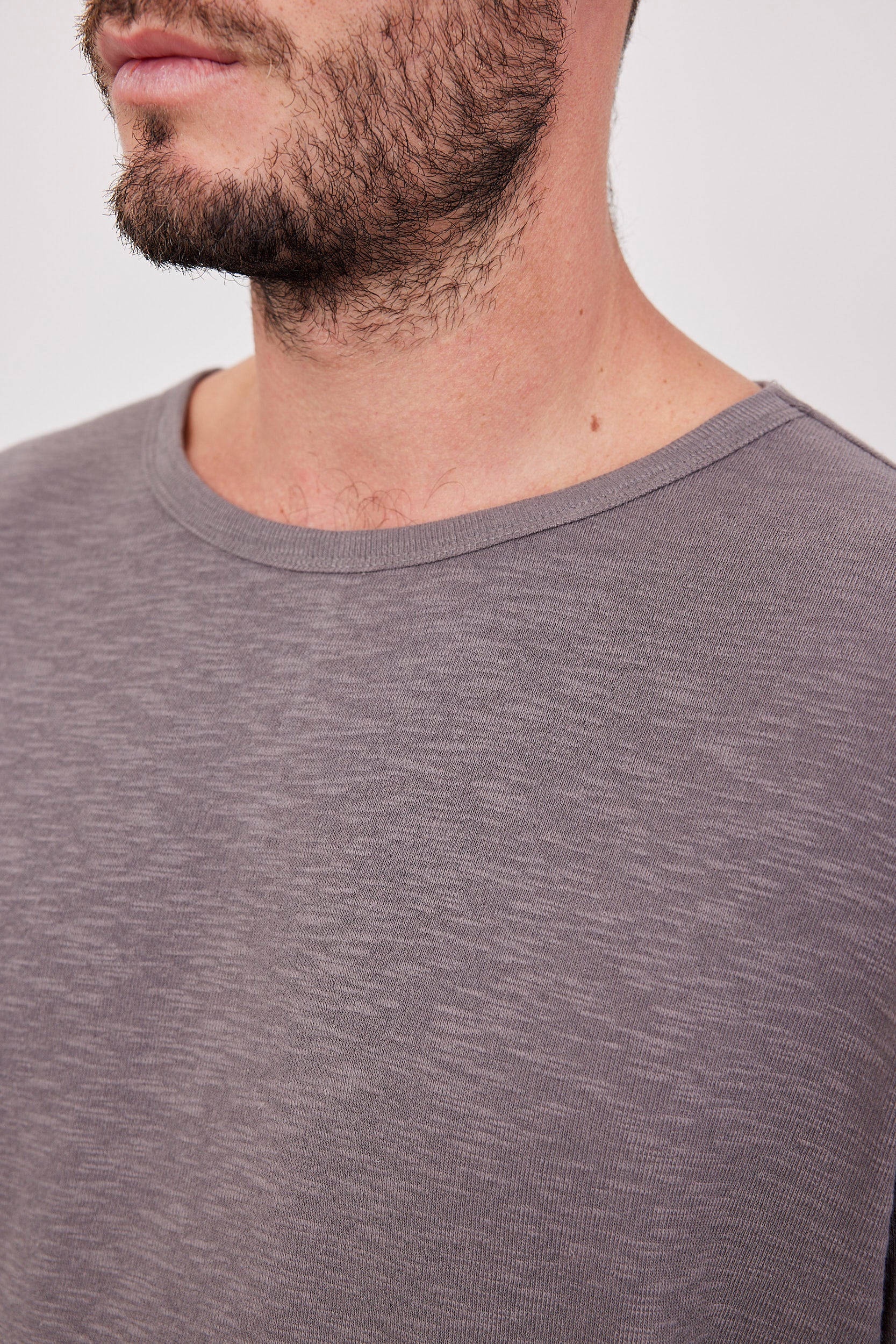 חולצת בייסיק שקפקפה