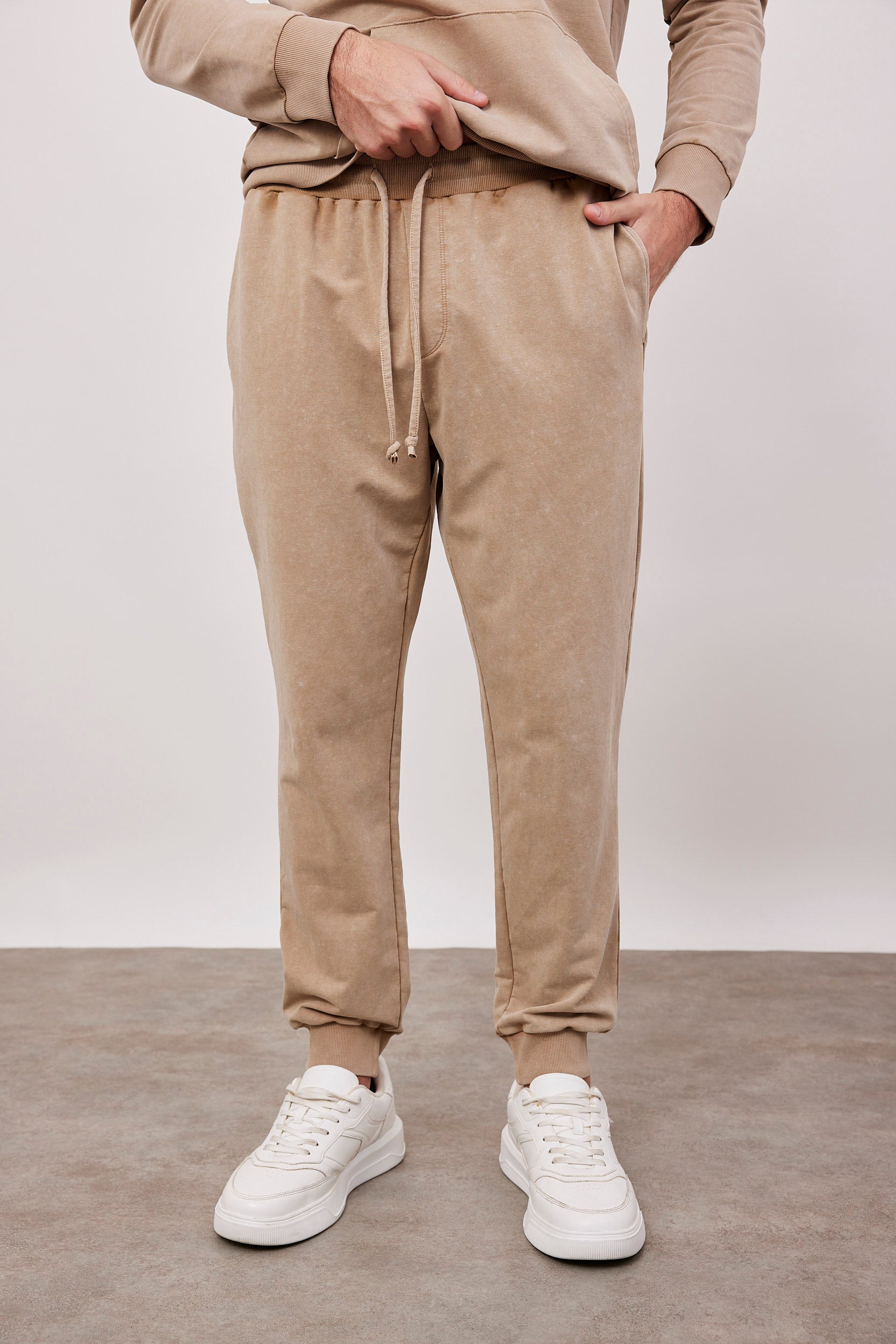 מכנסי פוטר עם סיומת גומי