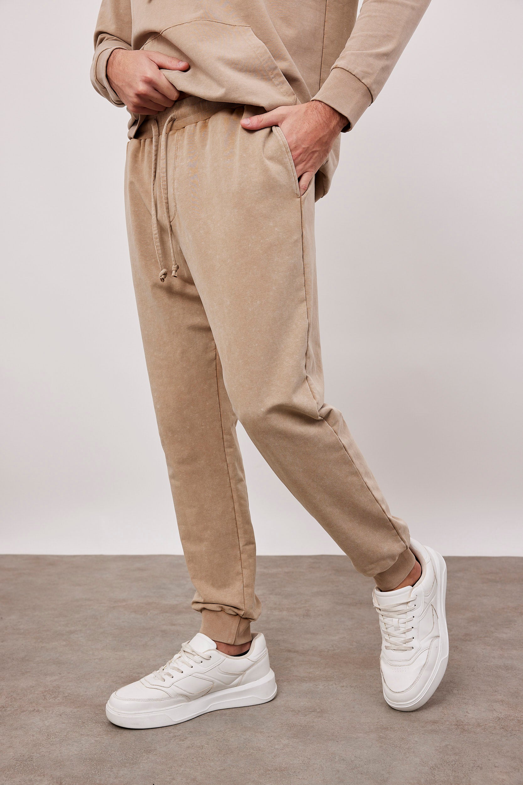 מכנסי פוטר עם סיומת גומי