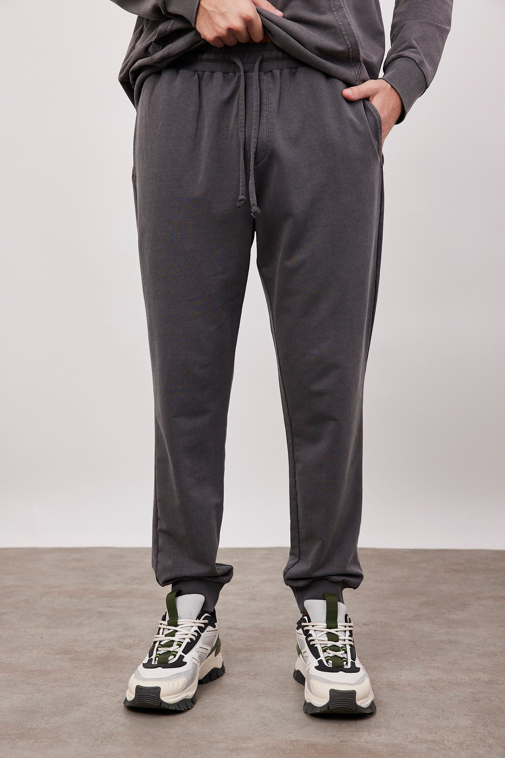 מכנסי פוטר עם סיומת גומי