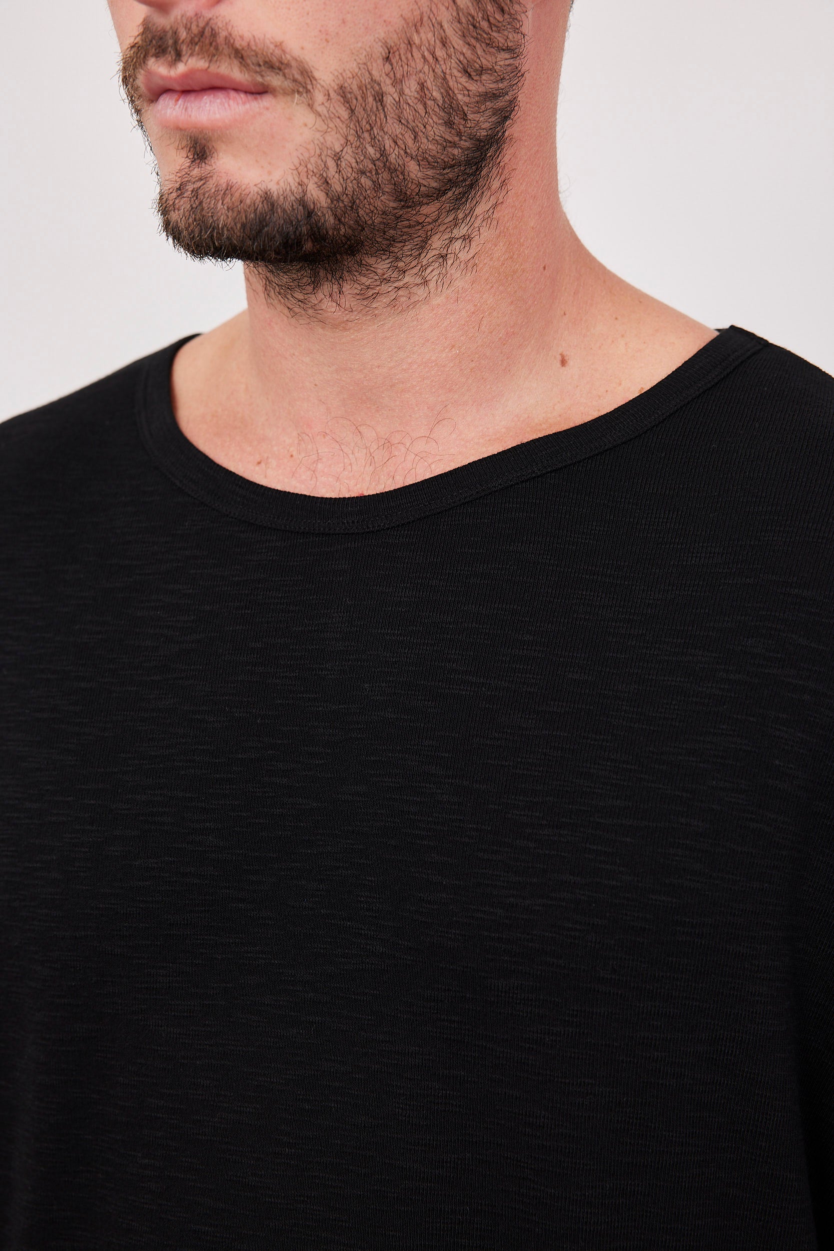 חולצת בייסיק שקפקפה