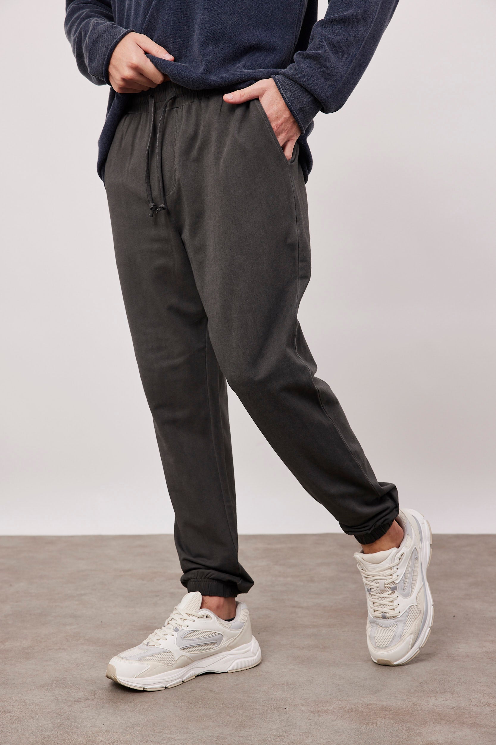 מכנסי ווש בסיומת גומי