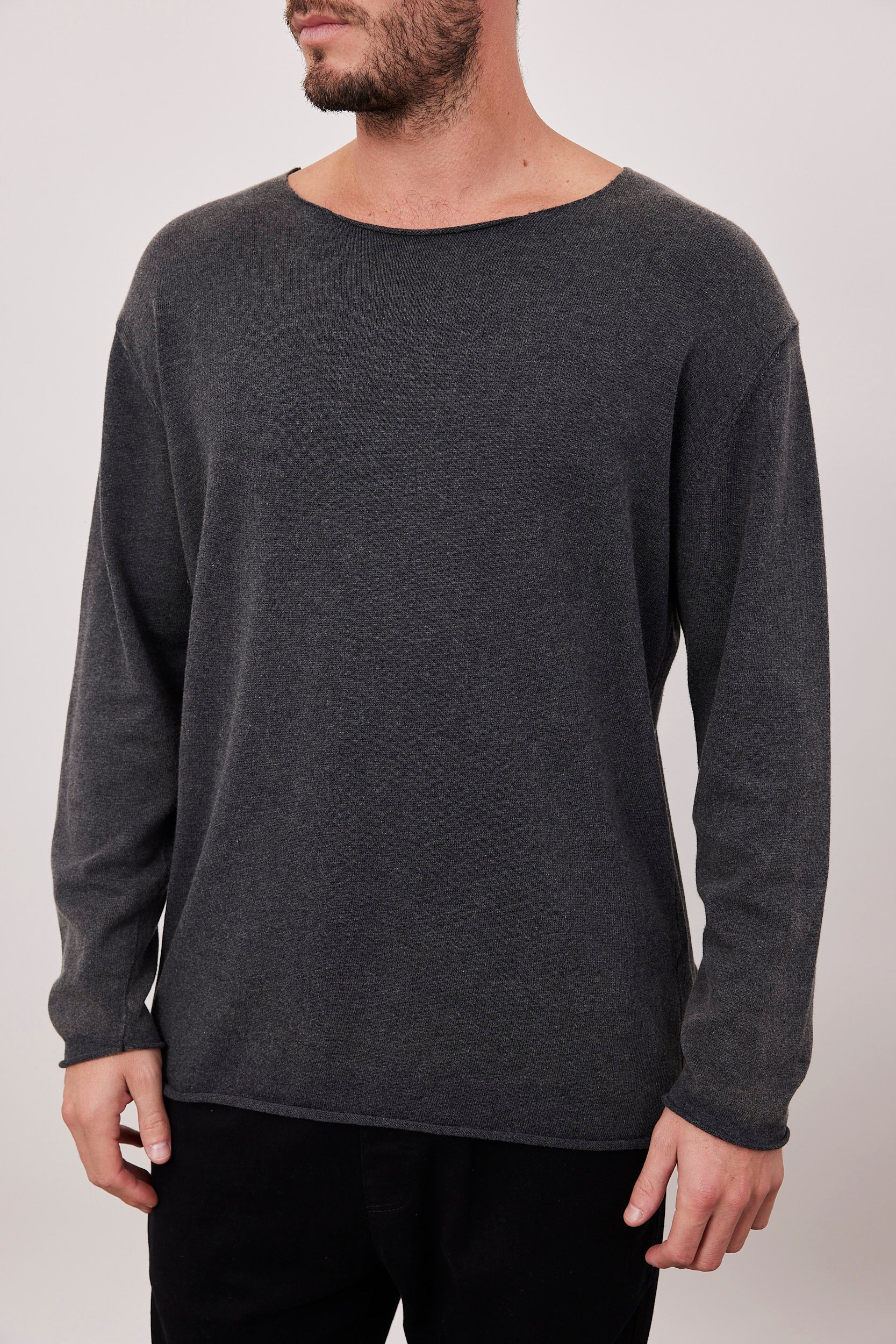 חולצה ארוכה סיומת גזורה