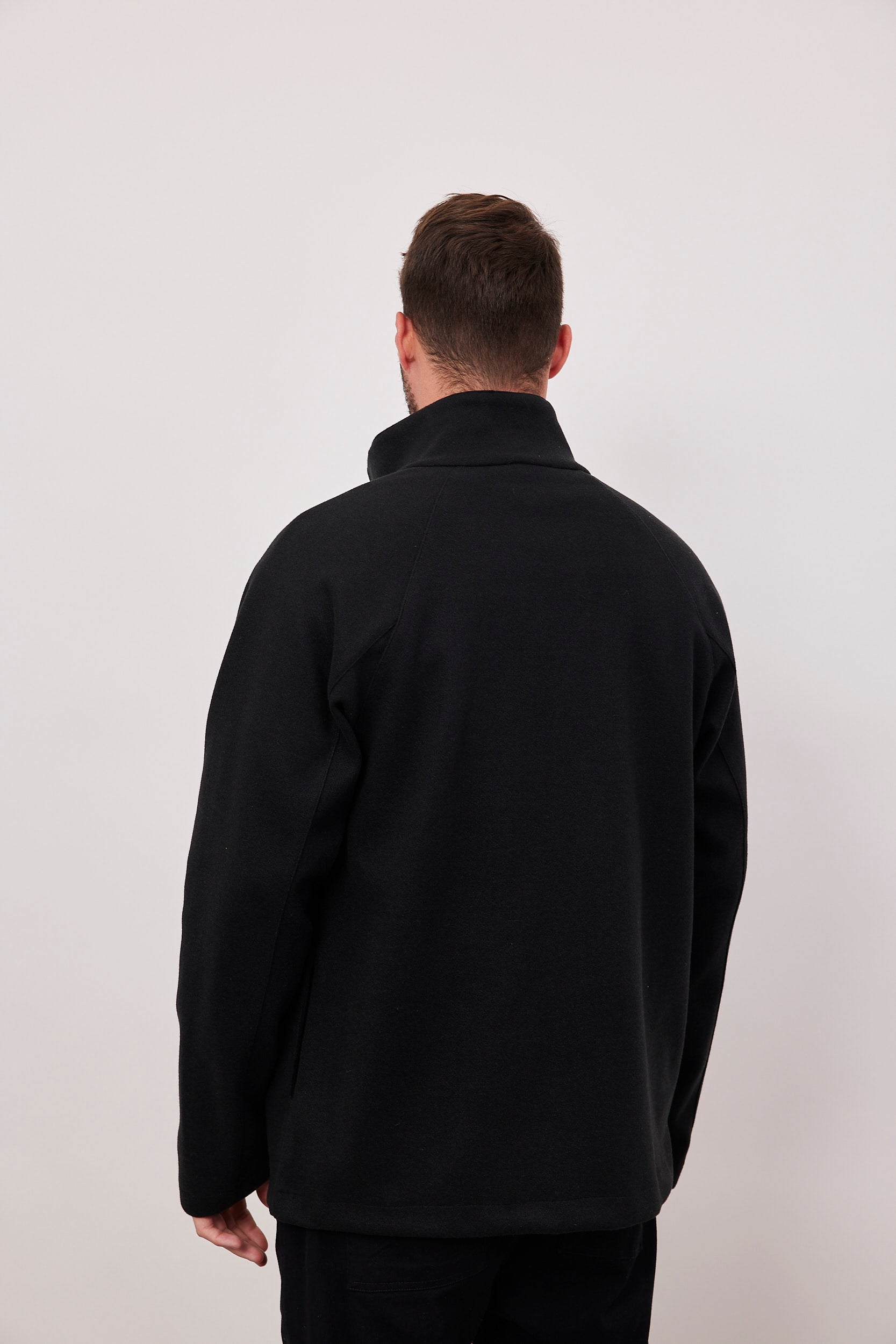 גקט צמרירי עם צווארון