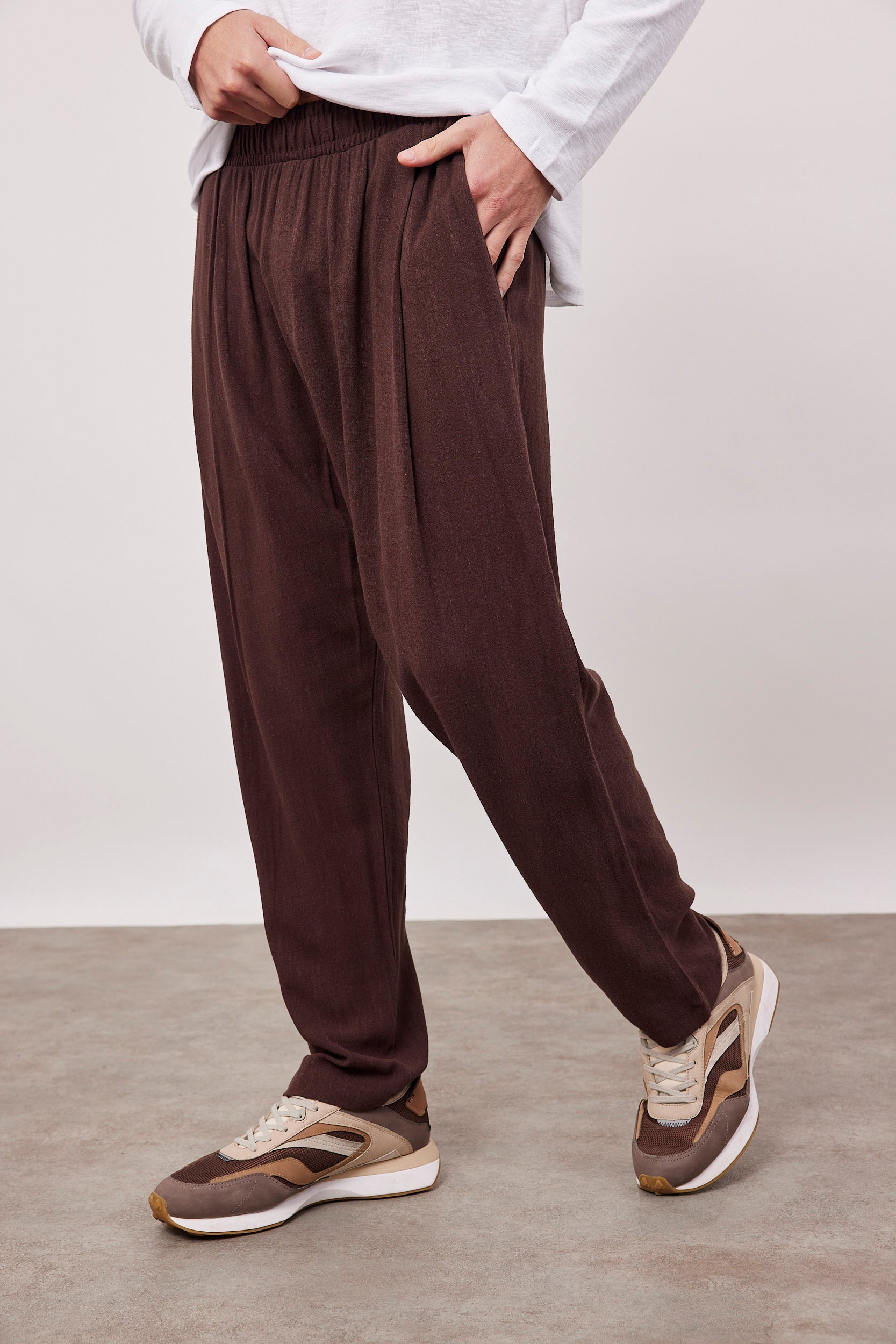 מכנסיים בשילוב פשתן בגזרה רחבה