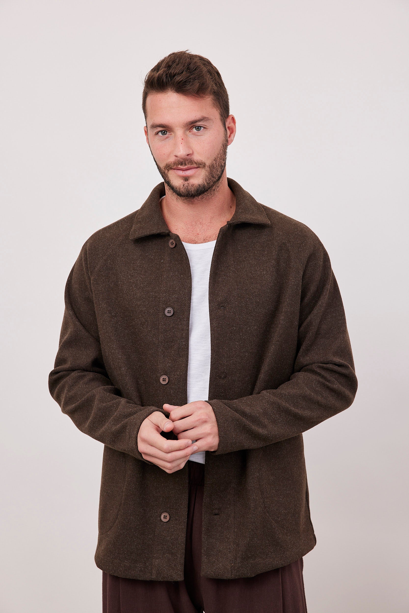 גקט צמרירי עם צווארון