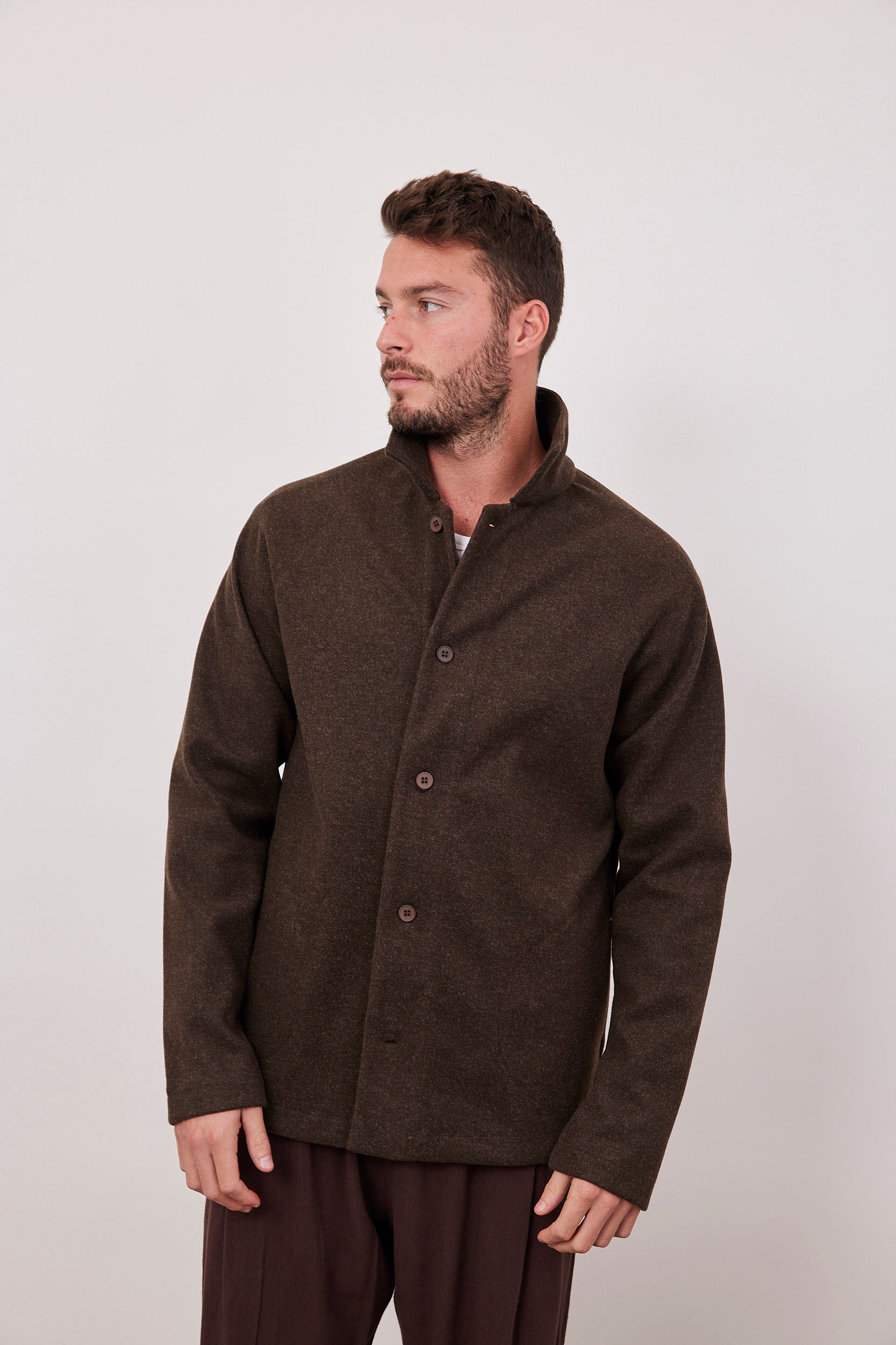 גקט צמרירי עם צווארון