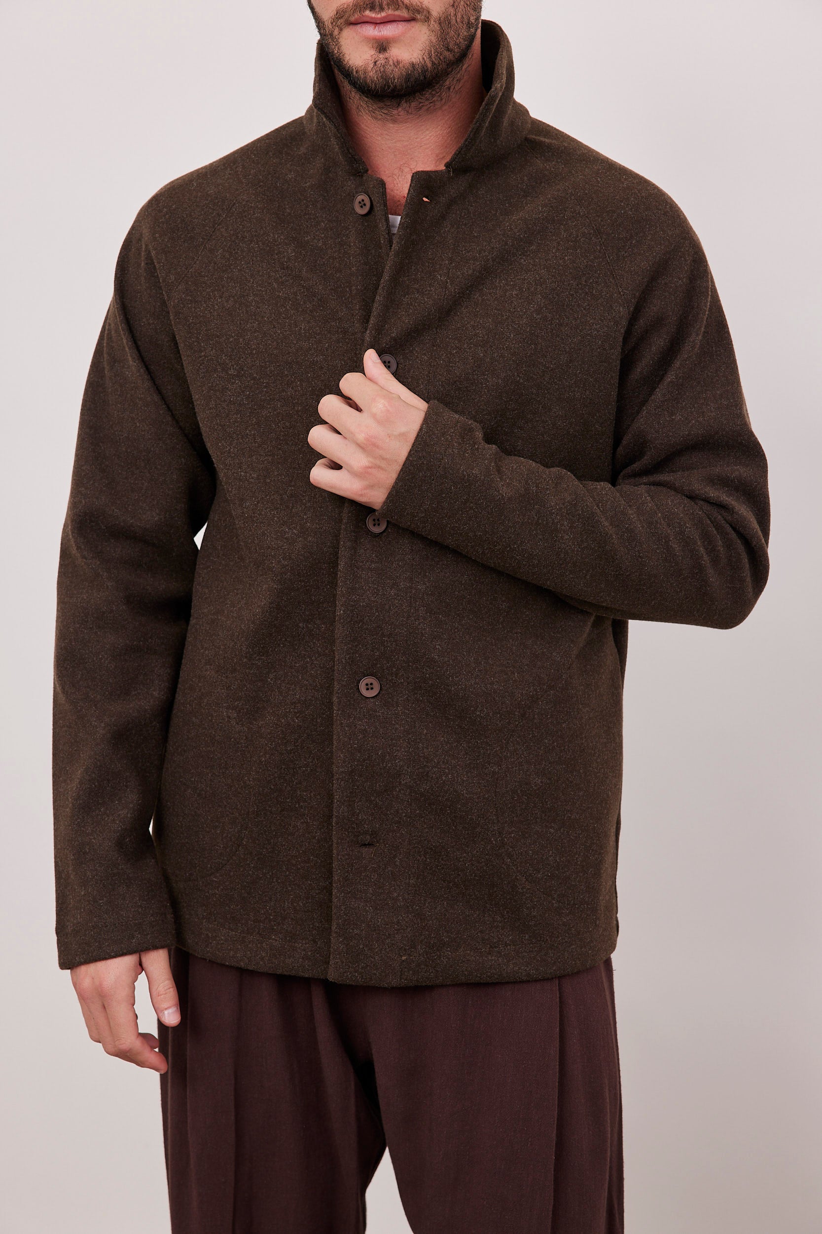 גקט צמרירי עם צווארון