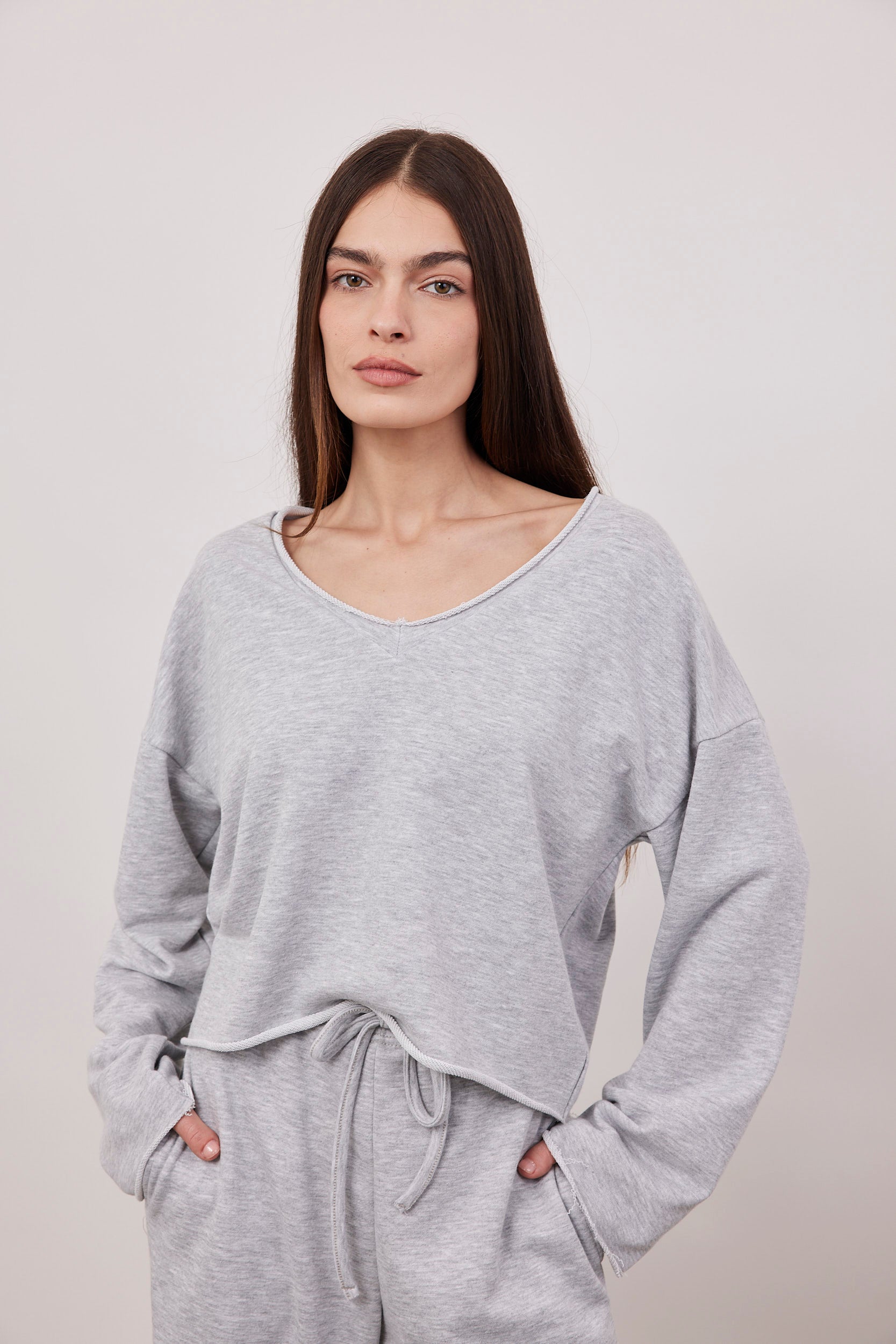 סווטשירט פרנץ טרי בסיומת גזורה