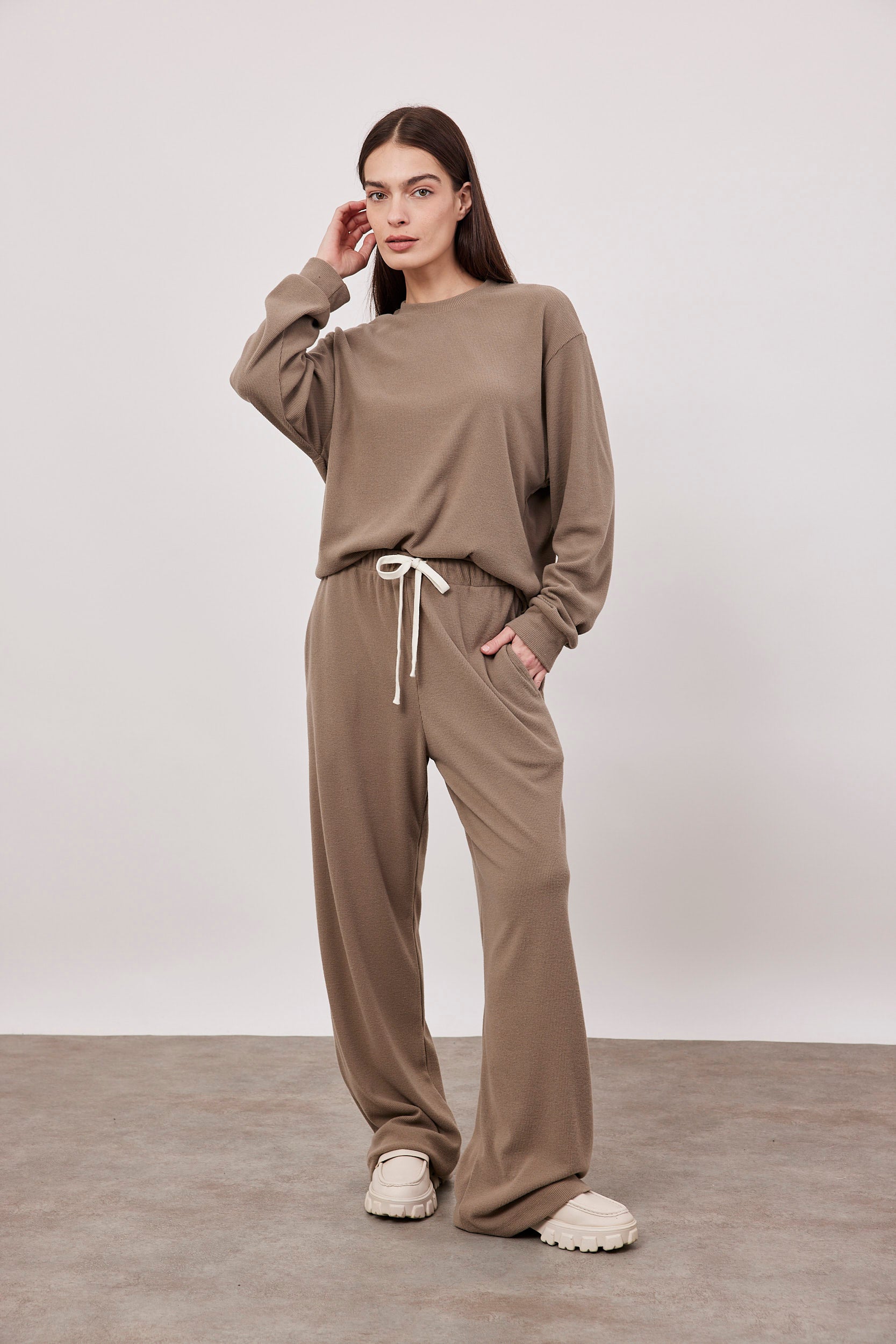 סווטשירט ניקי בטקסטורת פסים