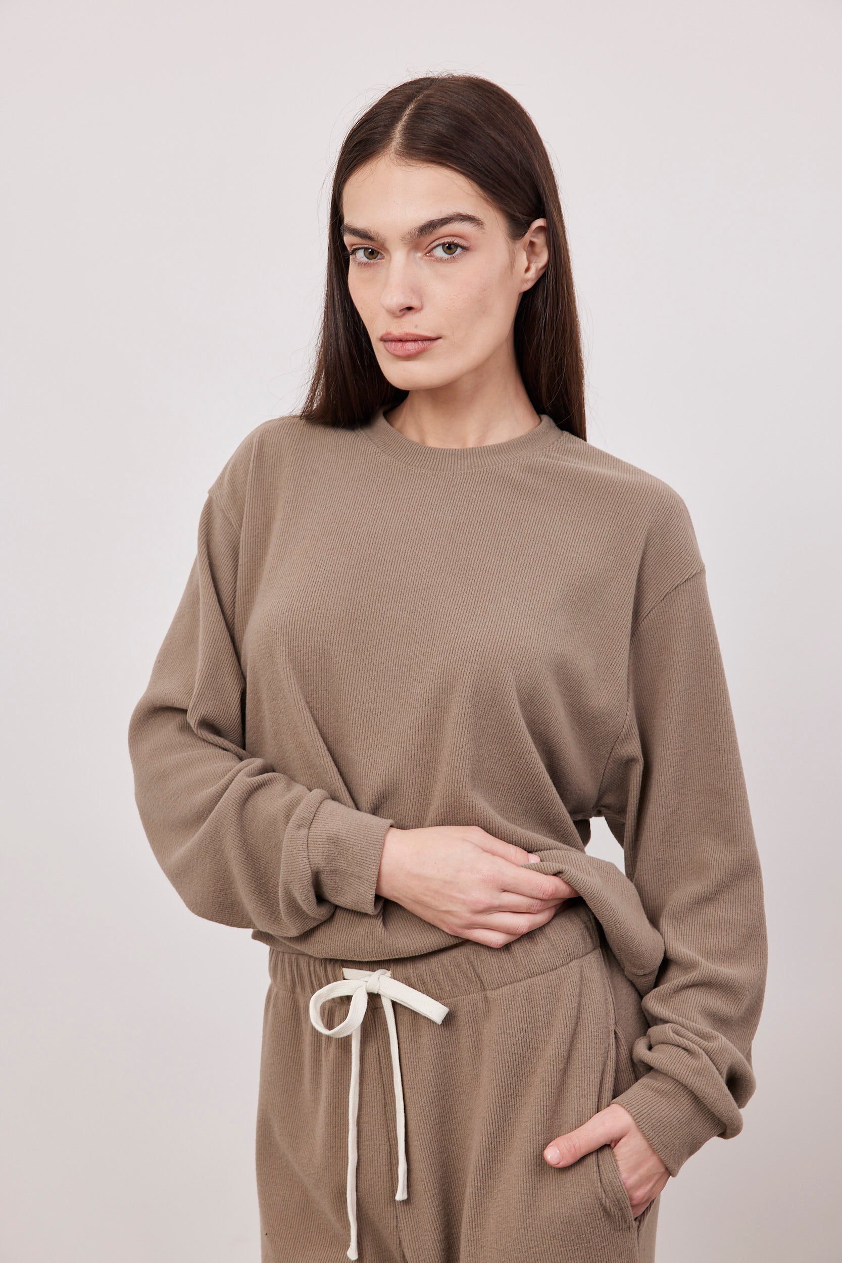 סווטשירט ניקי בטקסטורת פסים