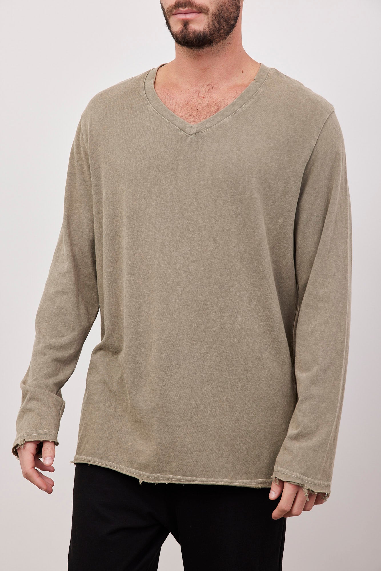 חולצת וי ווש ארוכה בגימור קרעים - ITAY BRANDS