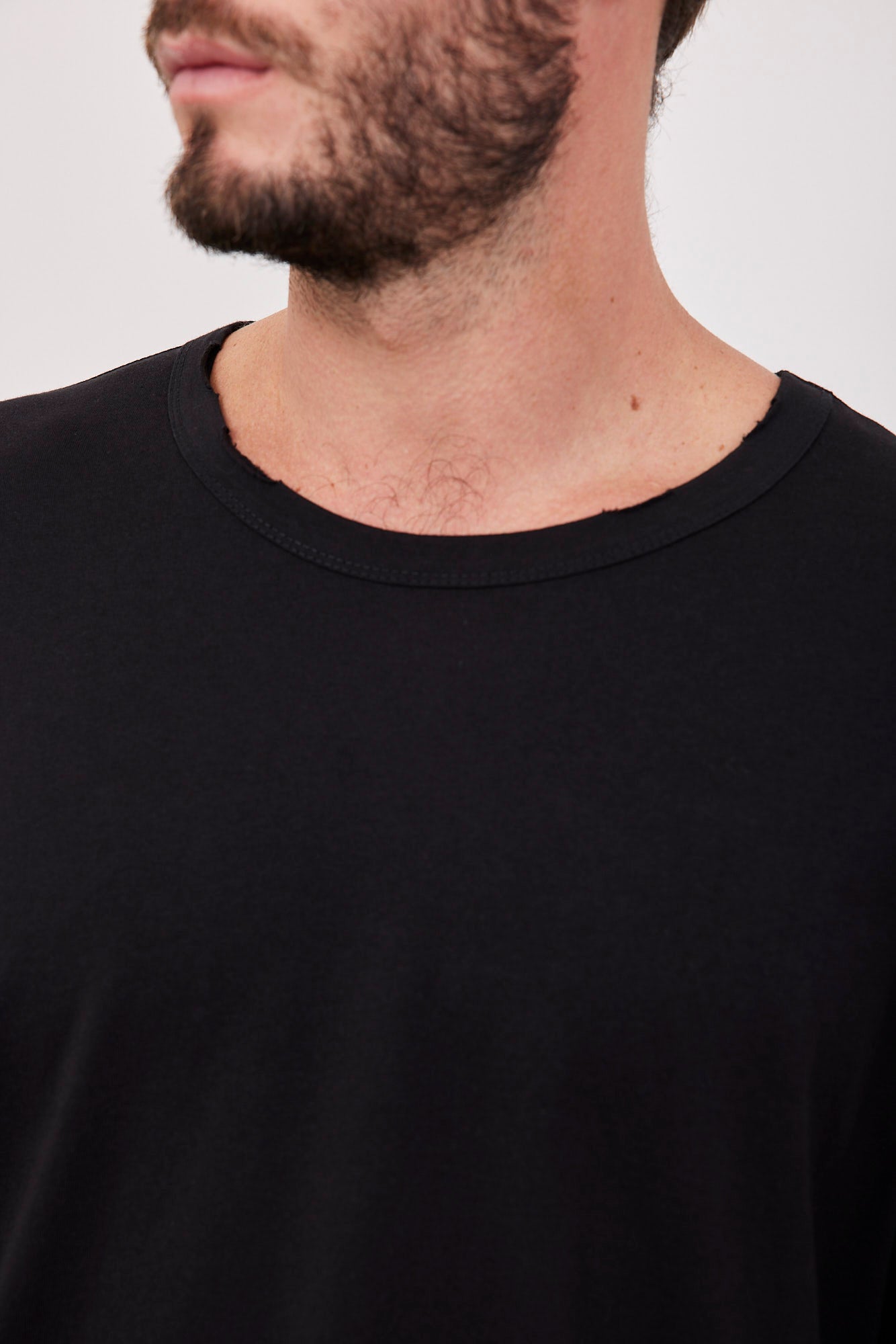 חולצת כותנה ארוכה בגימור קרעים - ITAY BRANDS