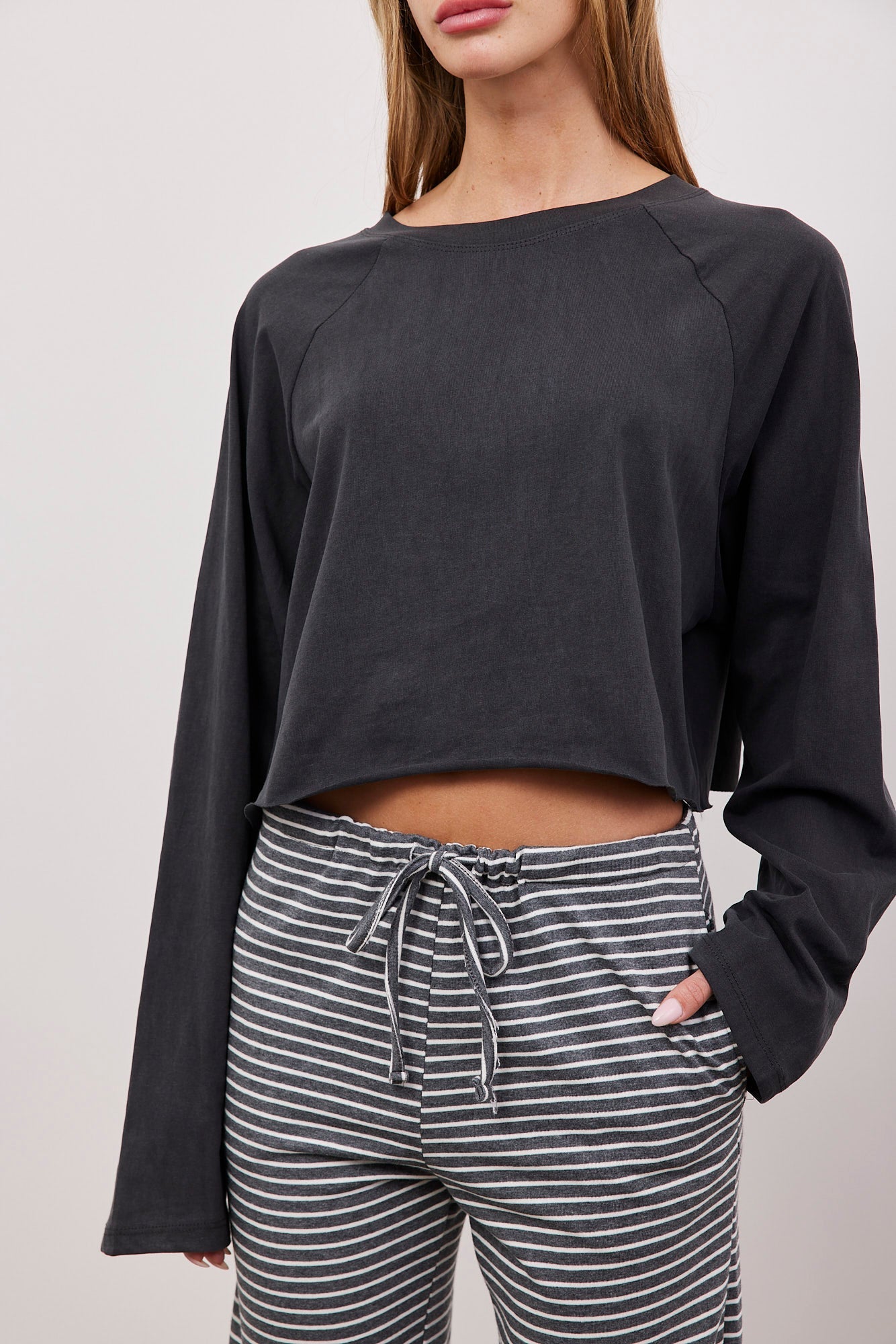 חולצת קרופ ווש בסיומת פרומה - ITAY BRANDS