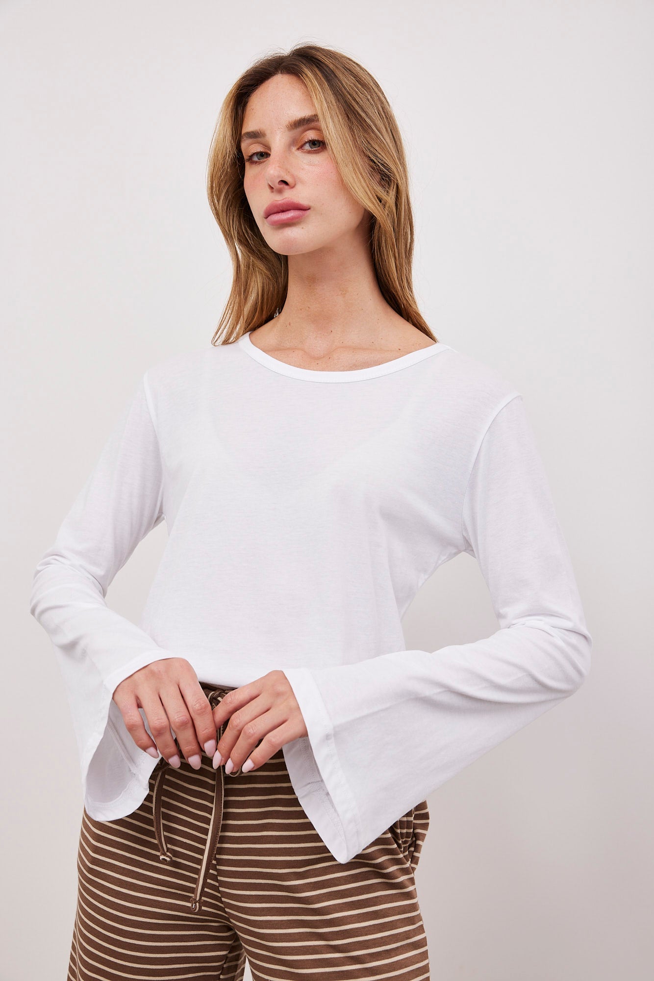 חולצת כותנה ארוכה עם שרוולים מתרחבים - ITAY BRANDS