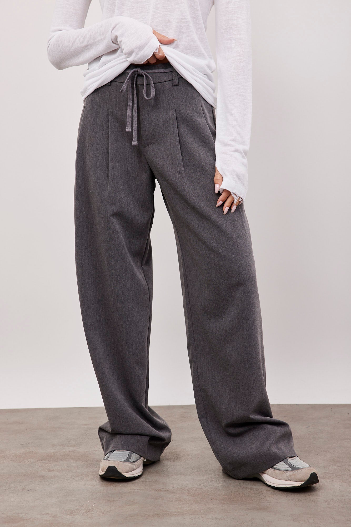 מכנסיים מחויטים עם קשירה - ITAY BRANDS