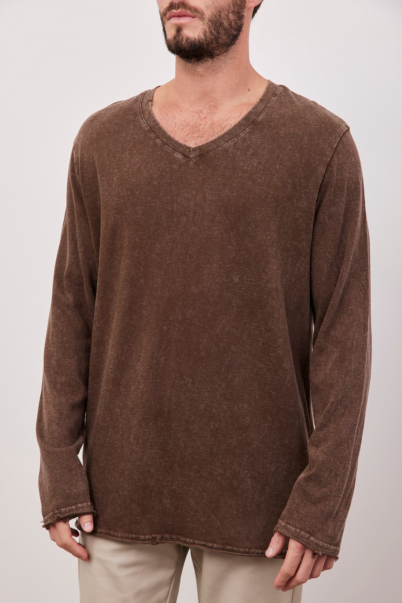 חולצת וי ווש ארוכה בגימור קרעים - ITAY BRANDS