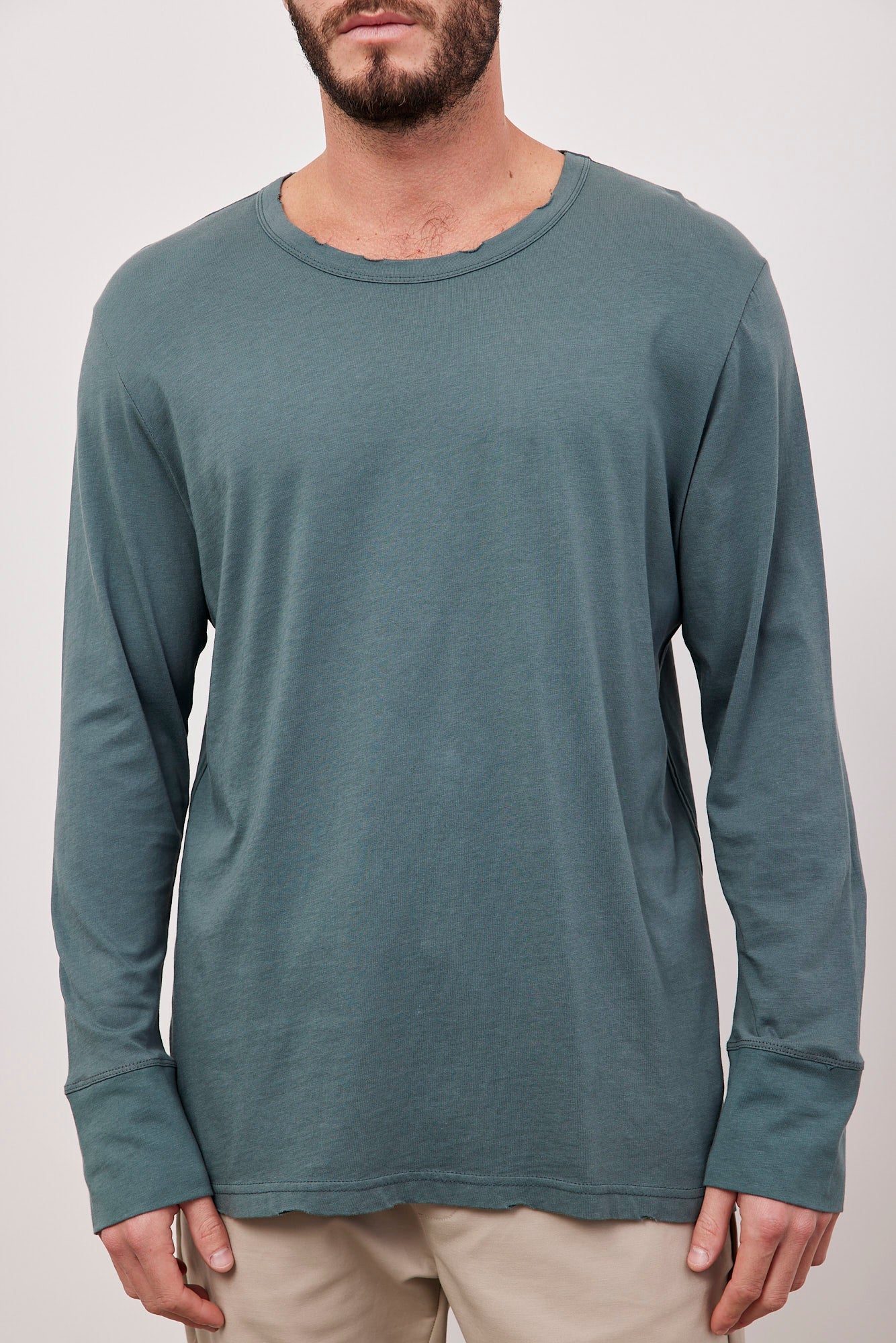 חולצת כותנה ארוכה בגימור קרעים - ITAY BRANDS