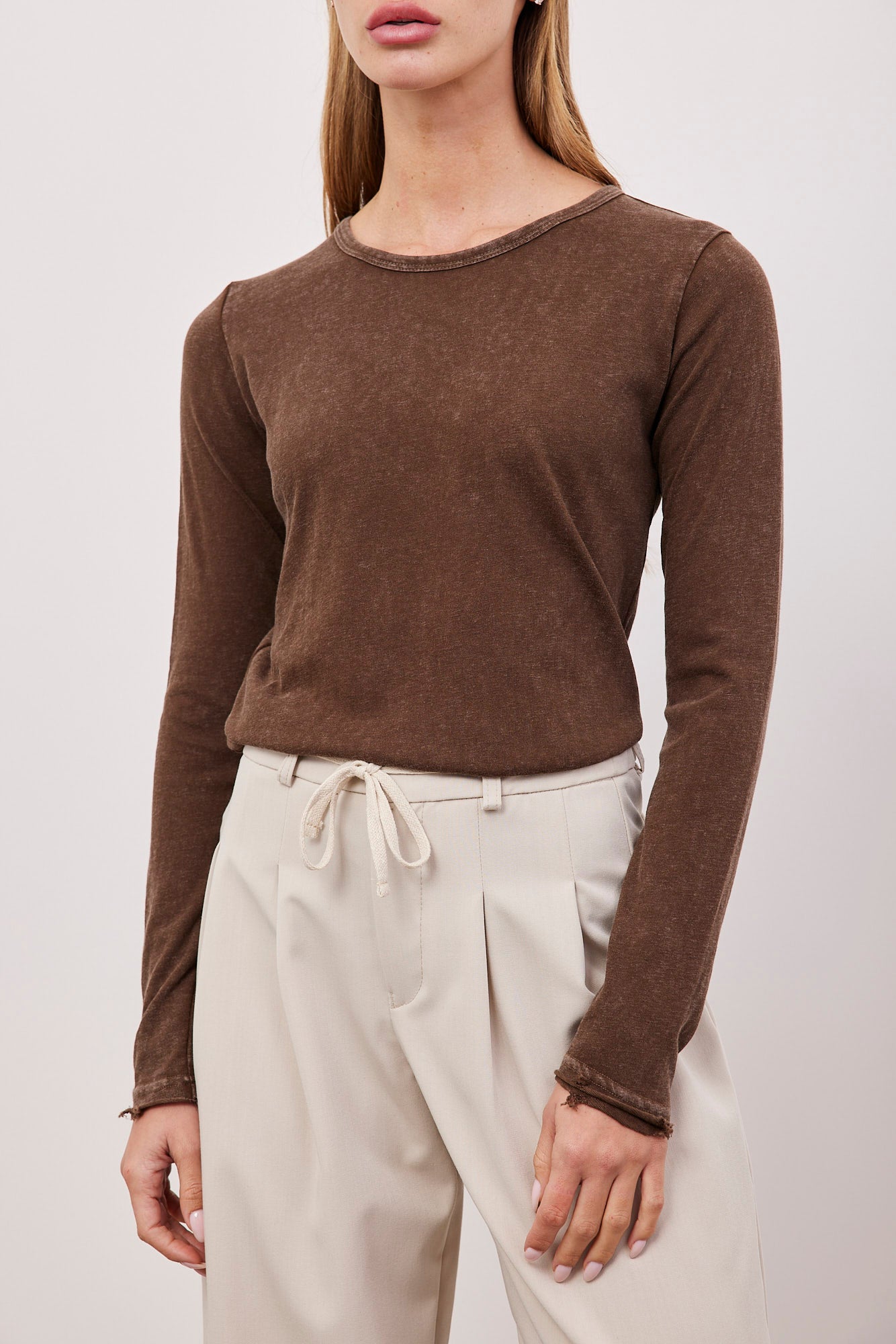 חולצת ווש ארוכה בגימור קרעים - ITAY BRANDS