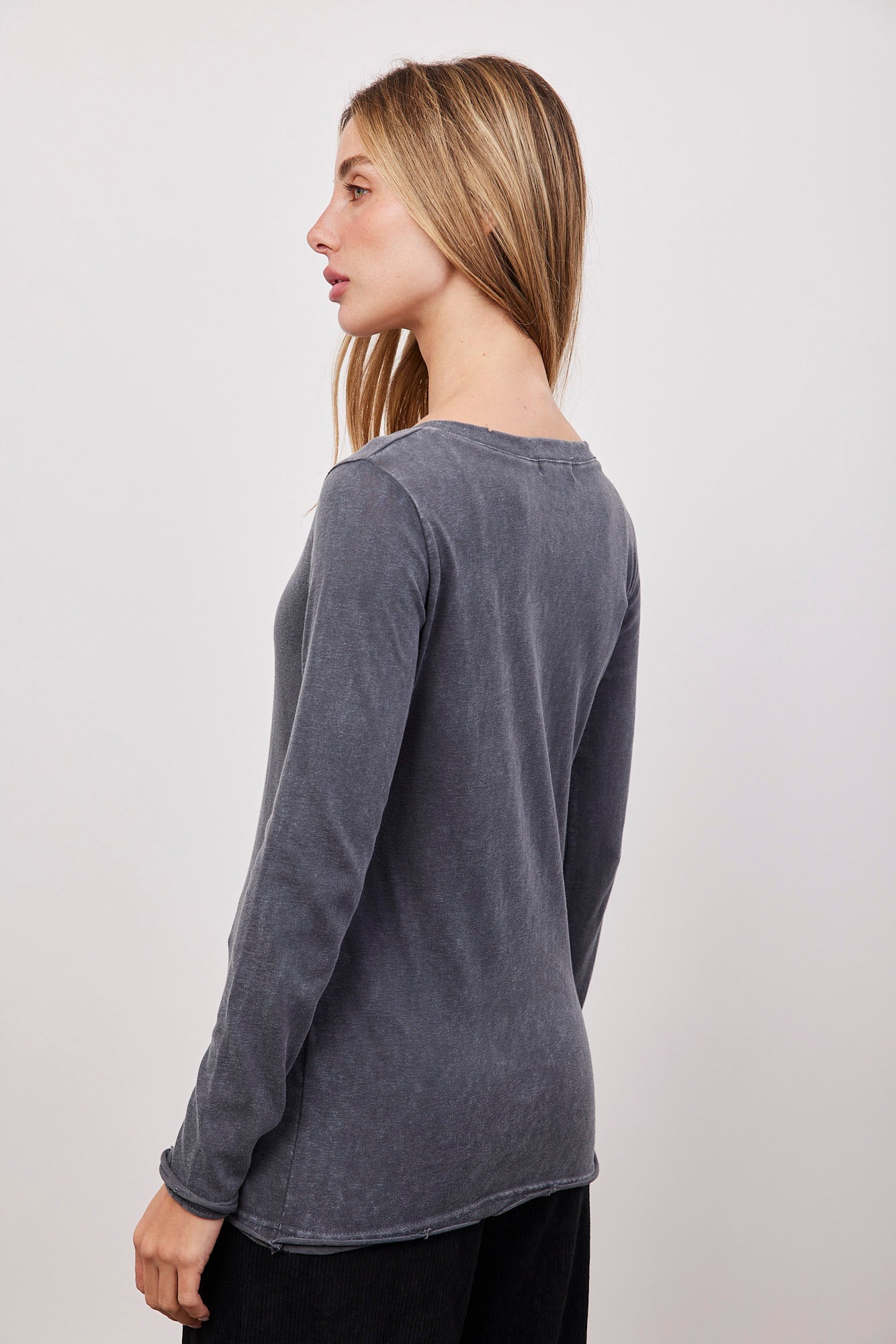 חולצת וי ווש ארוכה - ITAY BRANDS