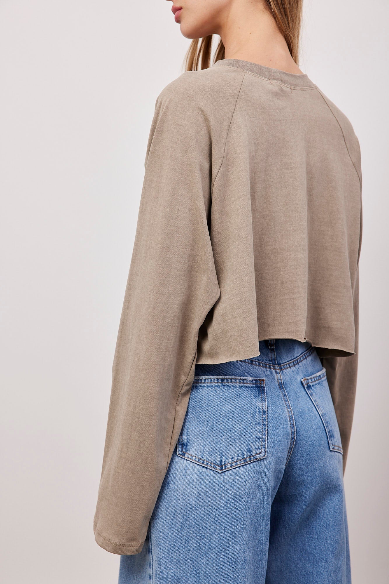 חולצת קרופ ווש בסיומת פרומה - ITAY BRANDS