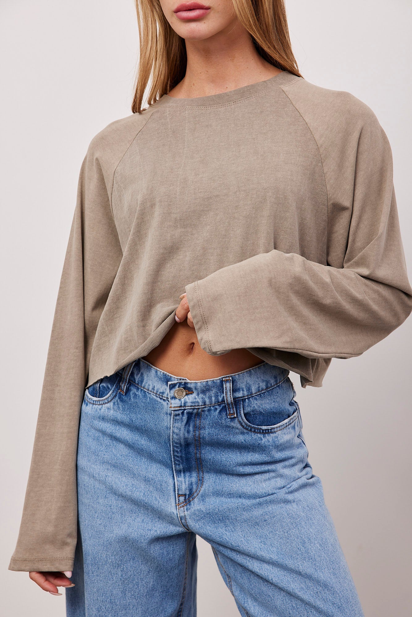 חולצת קרופ ווש בסיומת פרומה - ITAY BRANDS