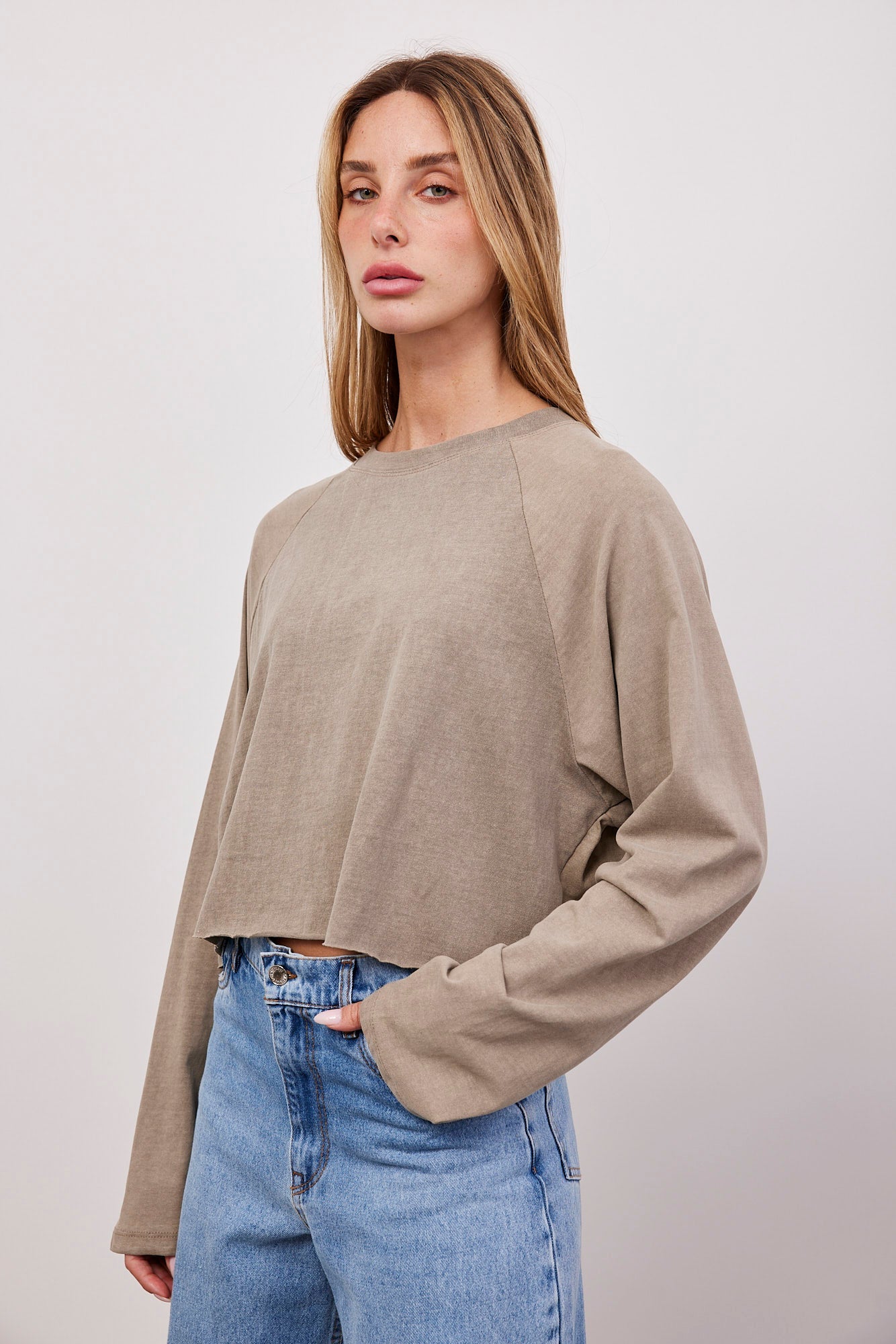 חולצת קרופ ווש בסיומת פרומה - ITAY BRANDS