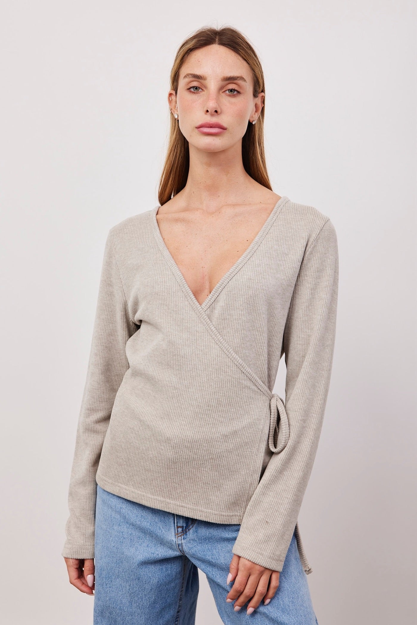 חולצת ריב מעטפת עם קשירה - ITAY BRANDS