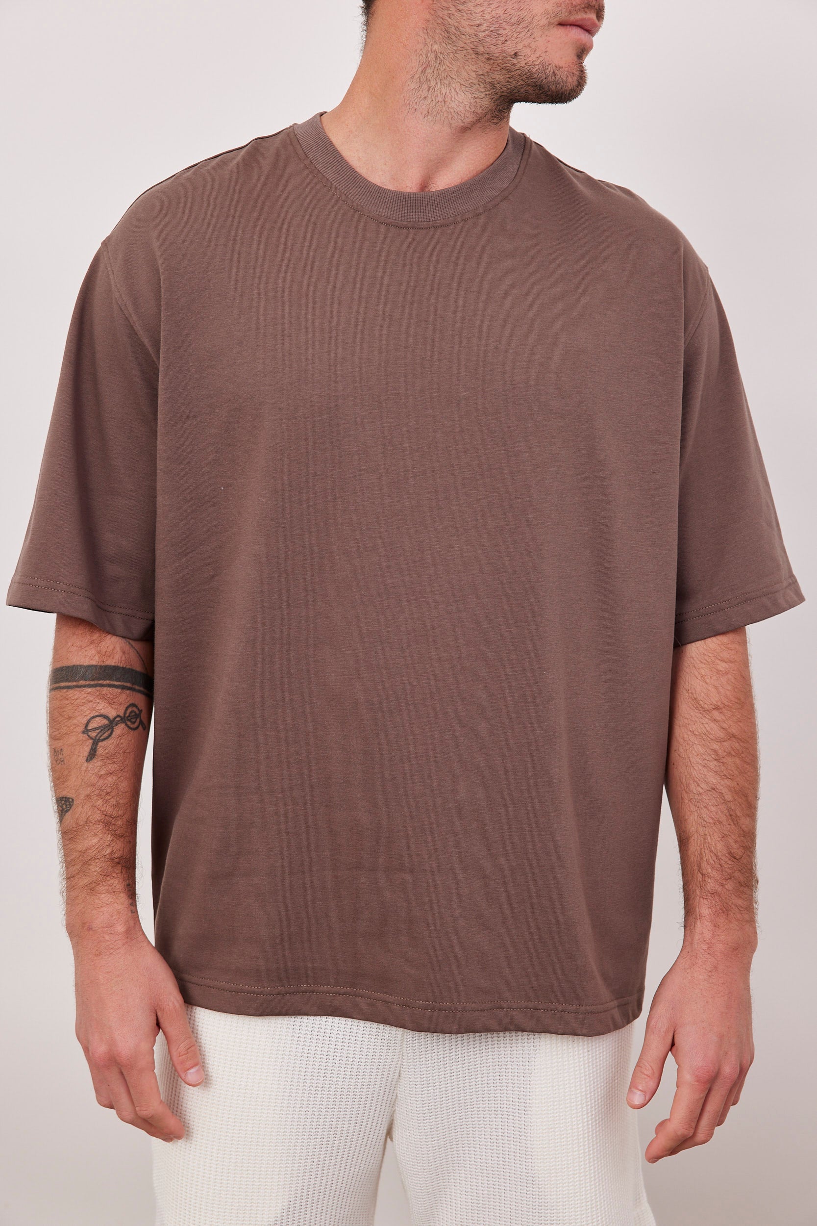 טי-שרט כותנה בגזרה רחבה