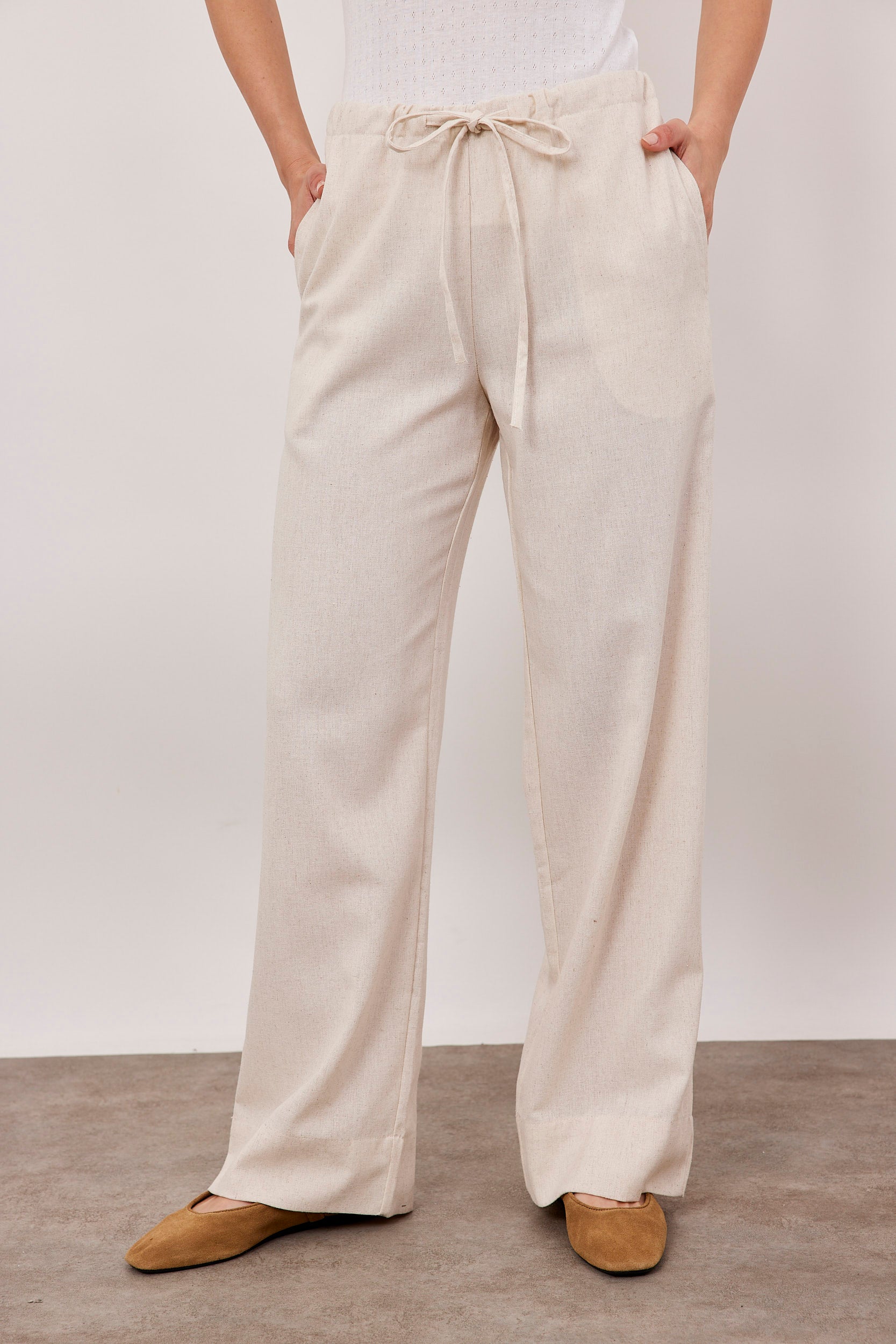 מכנסיים ארוכים בשילוב פשתן עם קשירה