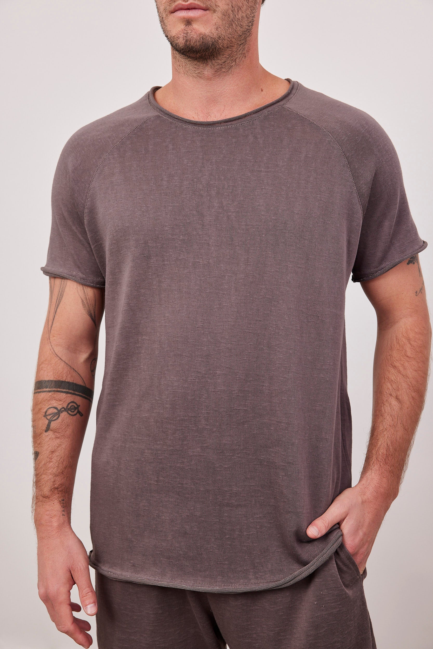 טישרט רגלן במראה פשתן