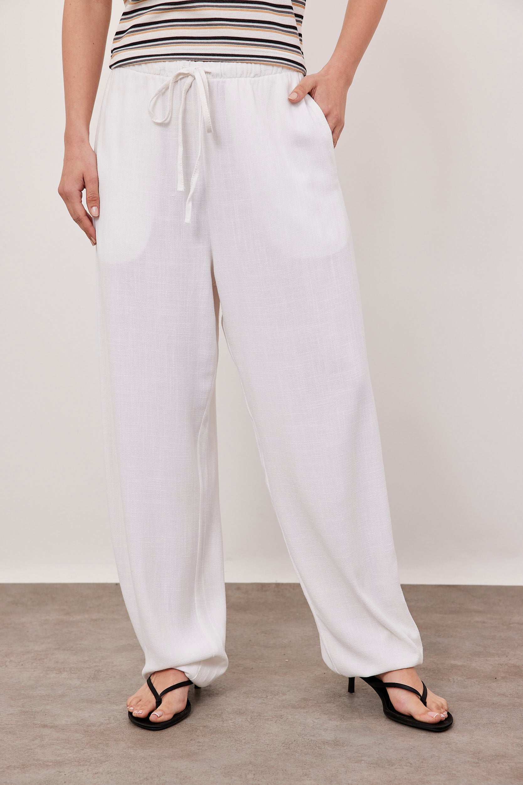 מכנסי בלון במראה פשתן