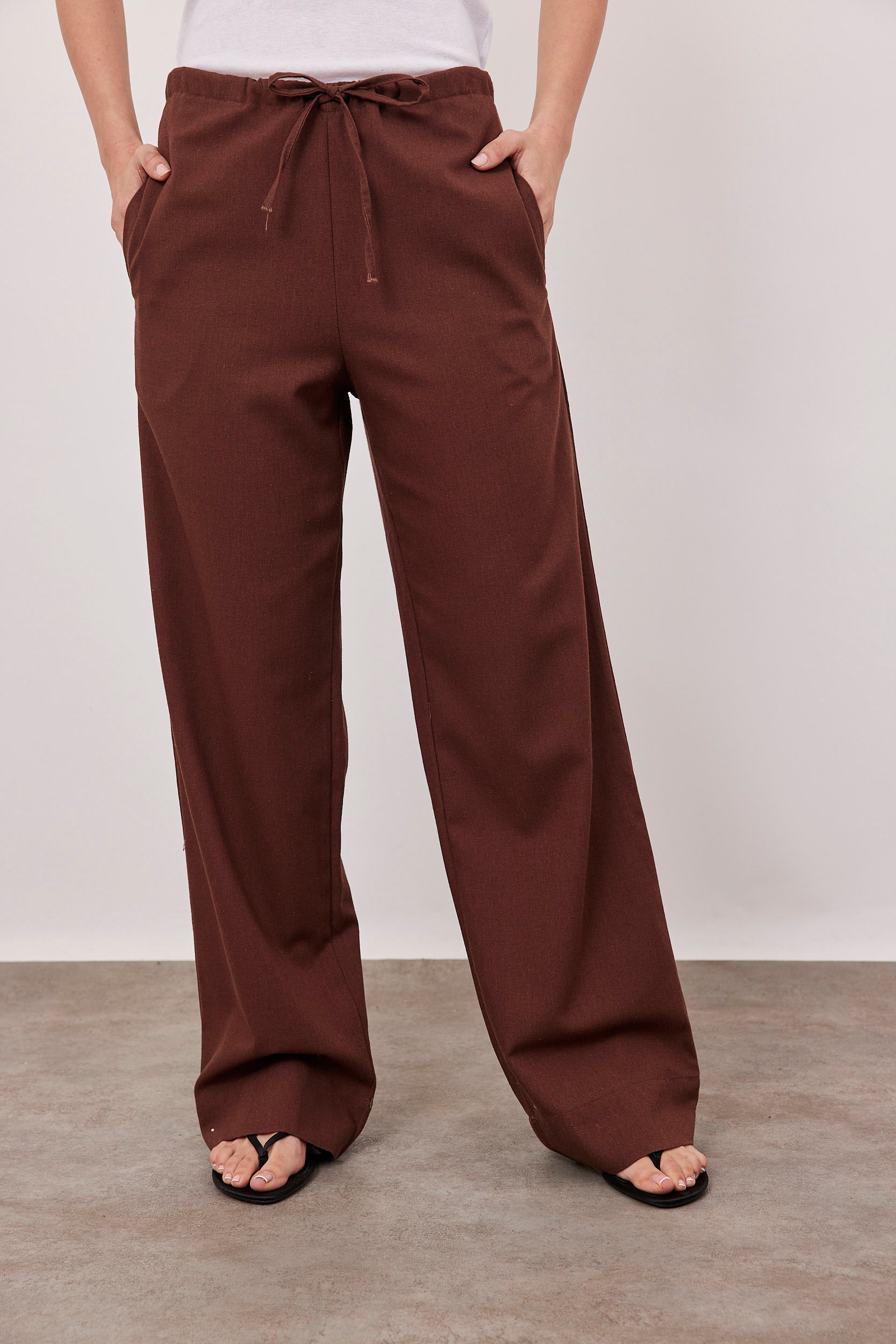 מכנסיים ארוכים בשילוב פשתן עם קשירה