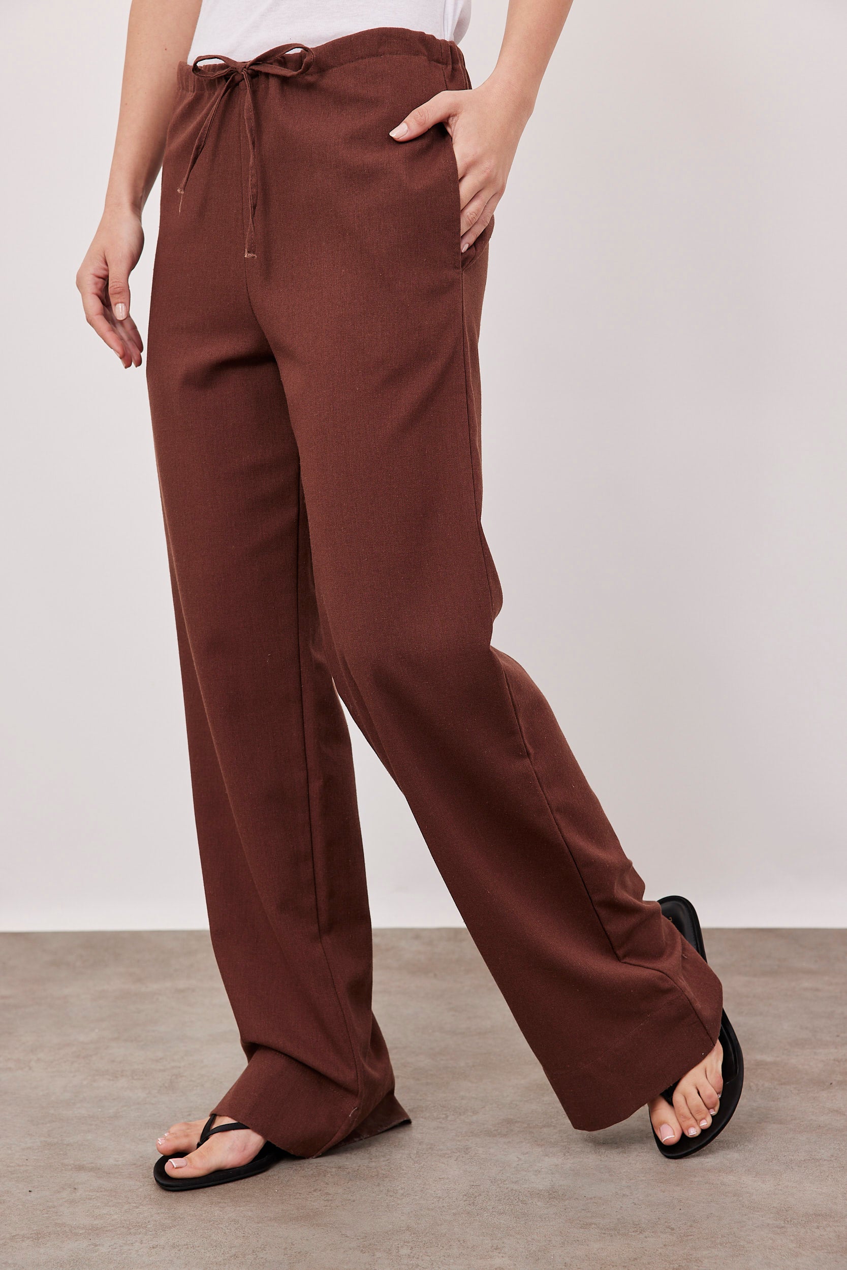 מכנסיים ארוכים בשילוב פשתן עם קשירה