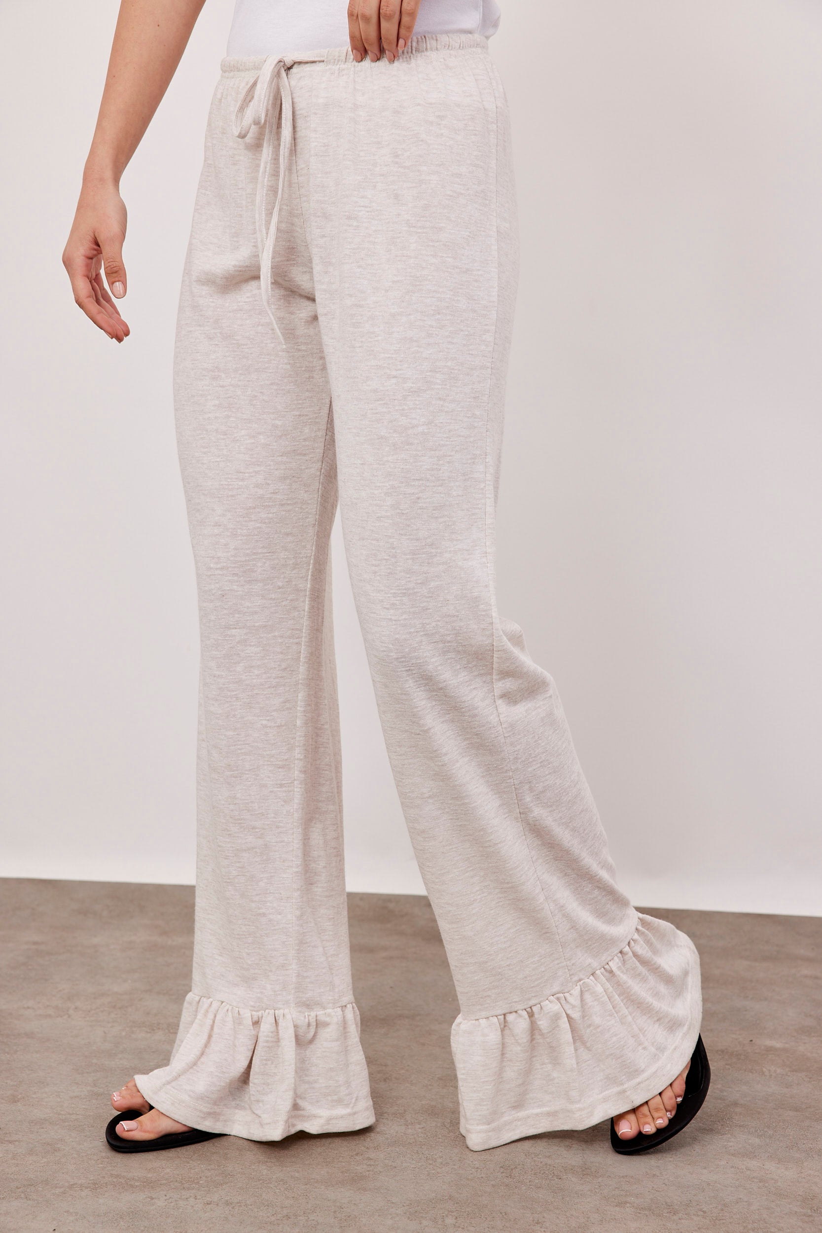 מכנסיים ארוכים בסיומת מלמלה