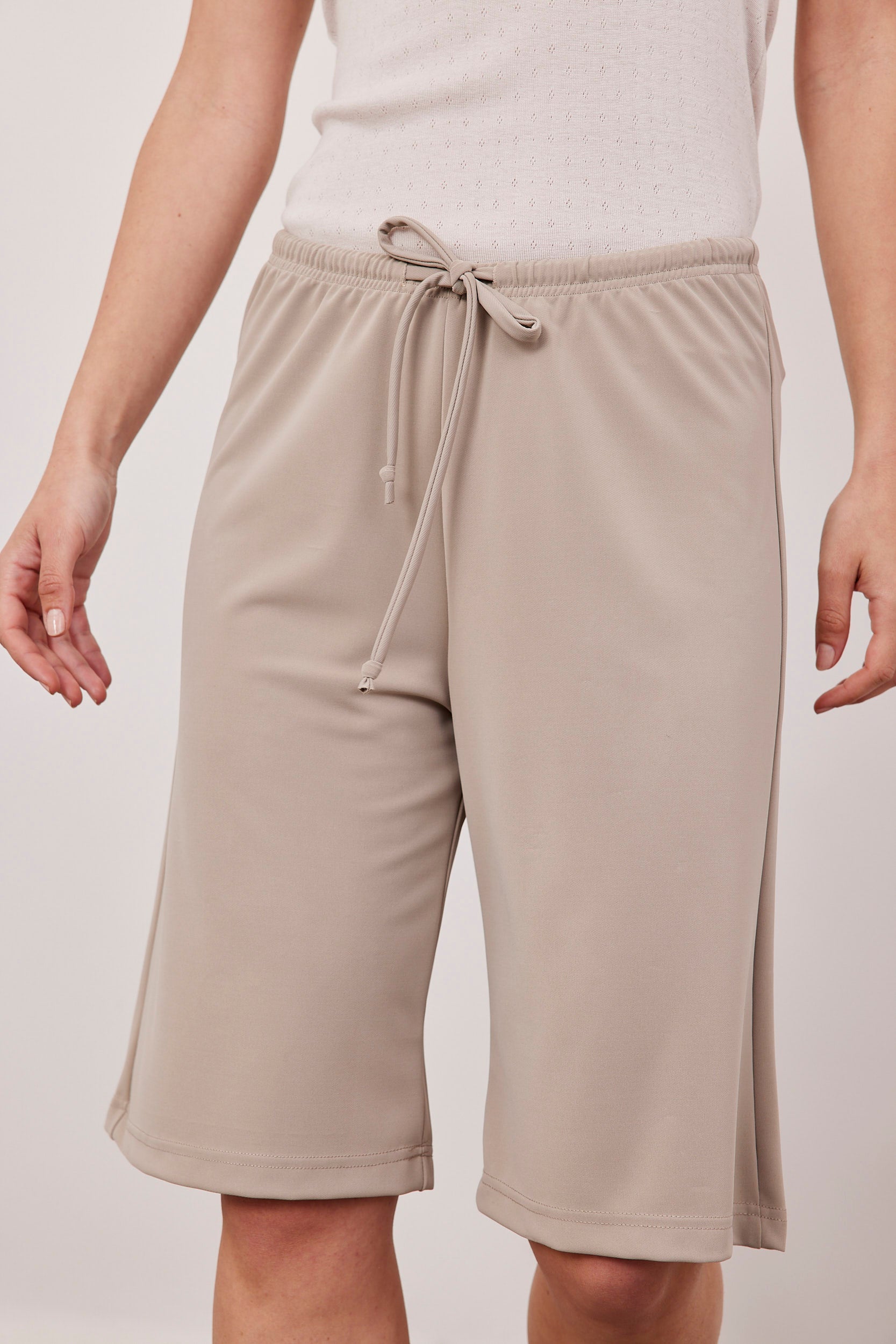 מכנסי ברמודה מבד נשפך