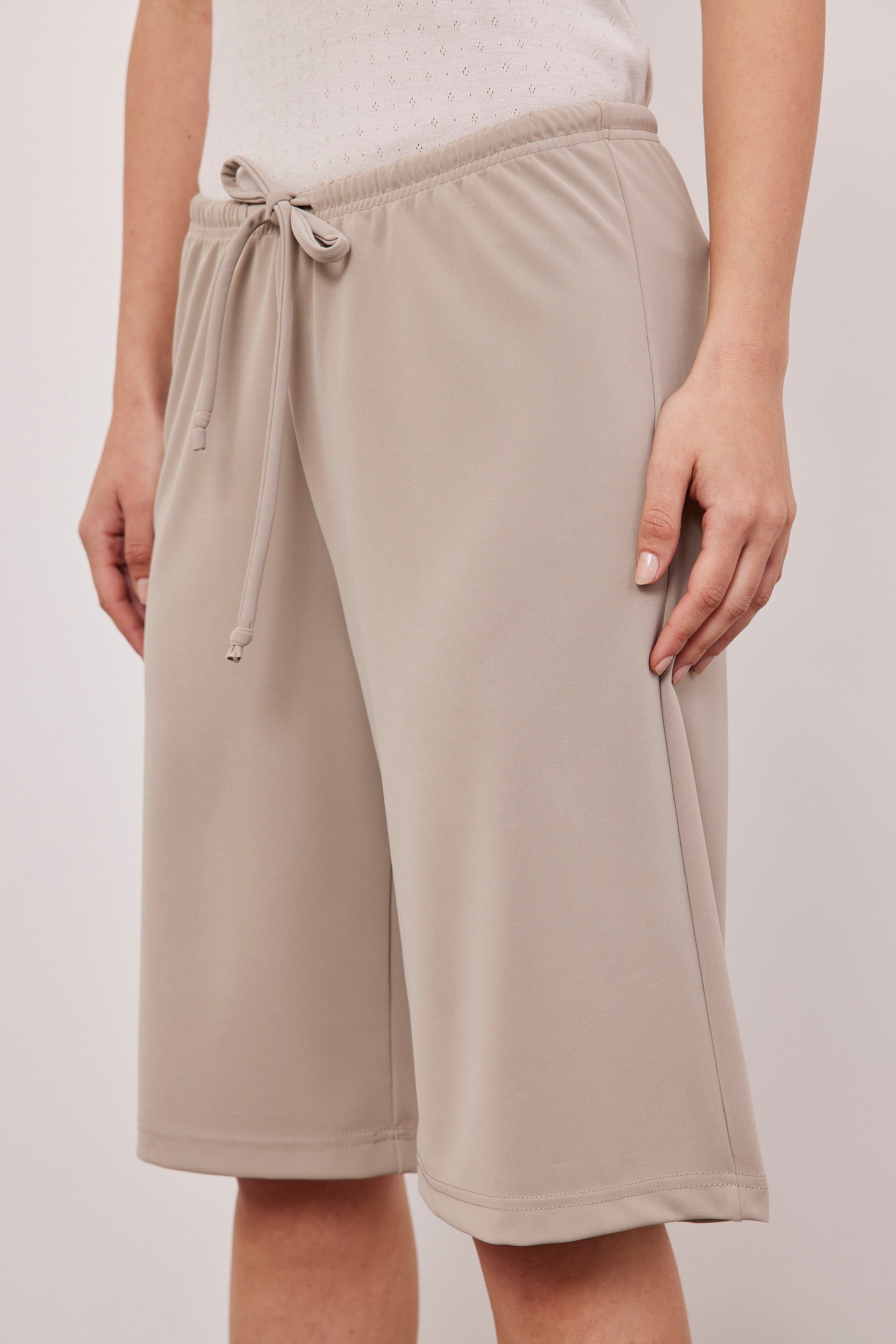 מכנסי ברמודה מבד נשפך